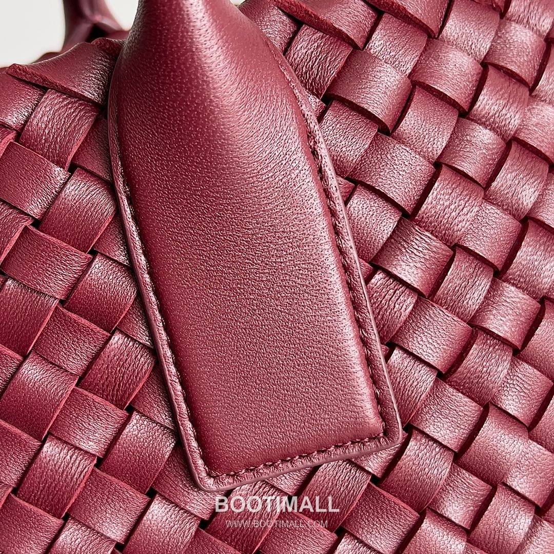 Bottega Veneta Cabat Intrecciato Nappa Leather Tote Bag 보테가베네타 카바 인트레치아토 나파 토트백 48cm 5