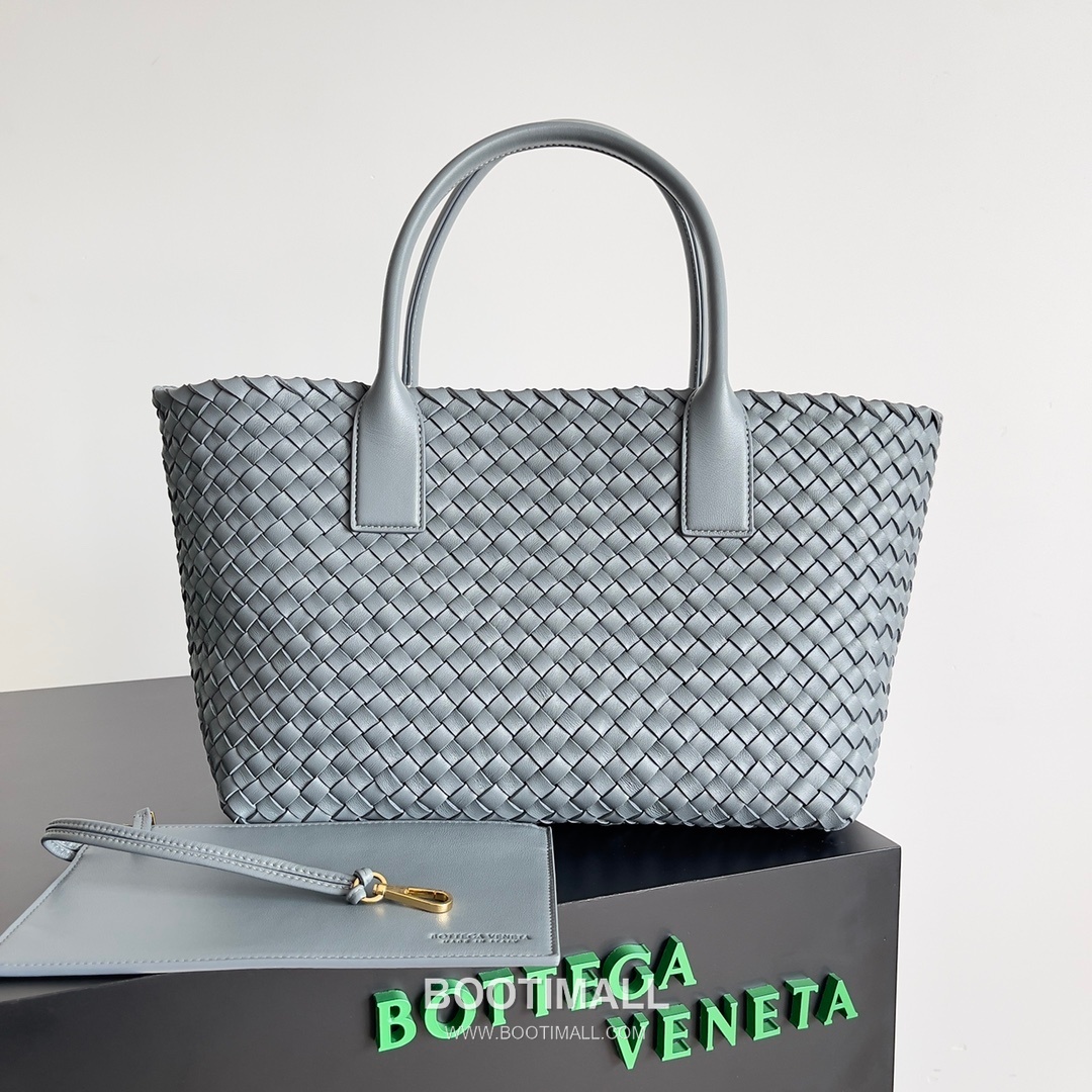 Bottega Veneta Cabat Intrecciato Nappa Leather Tote Bag 보테가베네타 카바 인트레치아토 나파 토트백 48cm 1
