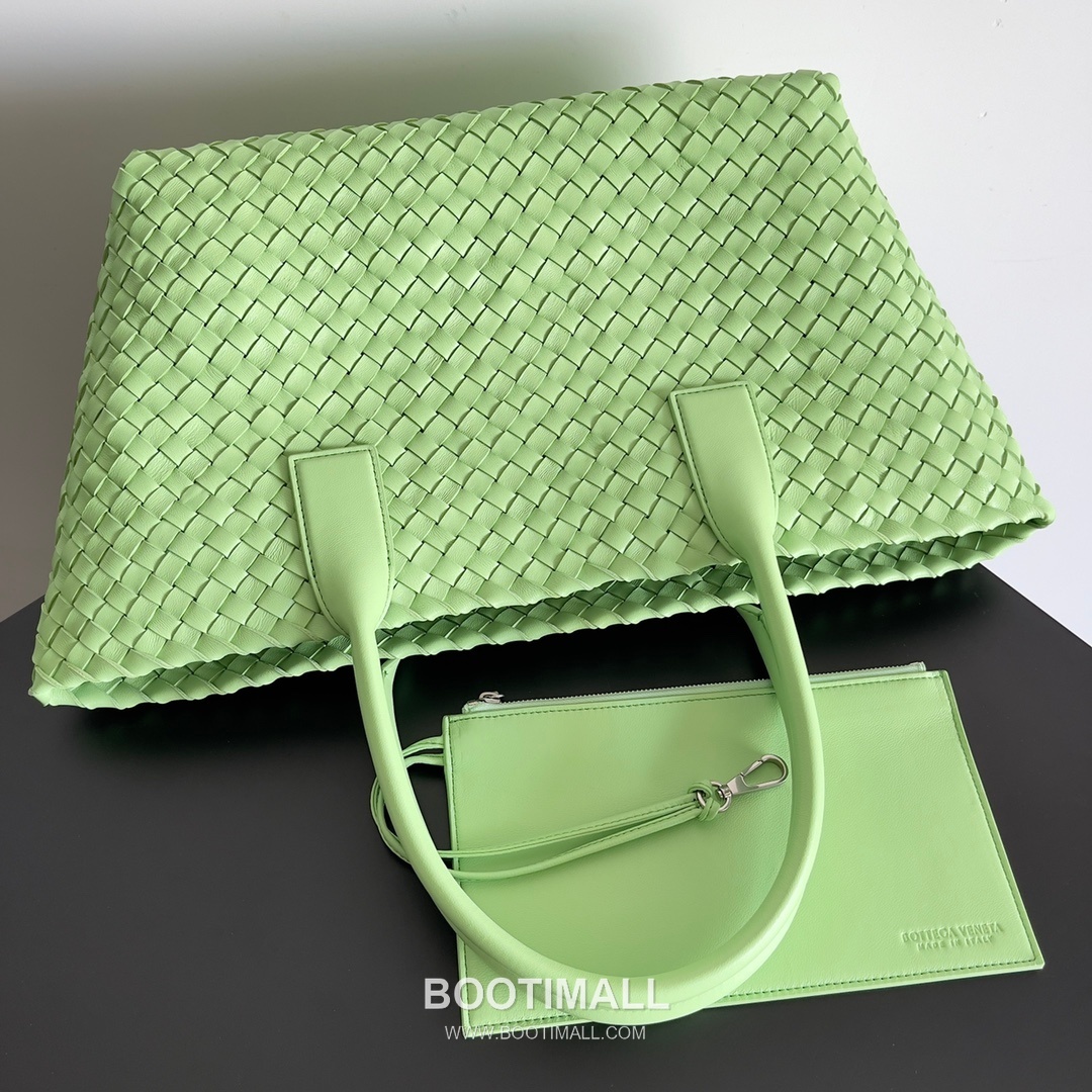 Bottega Veneta Cabat Intrecciato Nappa Leather Tote Bag 보테가베네타 카바 인트레치아토 나파 토트백 48cm 2