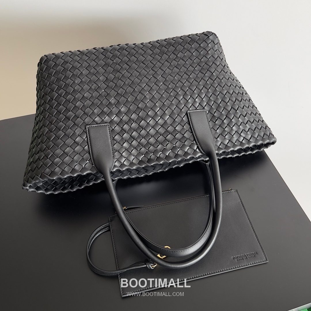 Bottega Veneta Cabat Intrecciato Nappa Leather Tote Bag 보테가베네타 카바 인트레치아토 나파 토트백 48cm 3