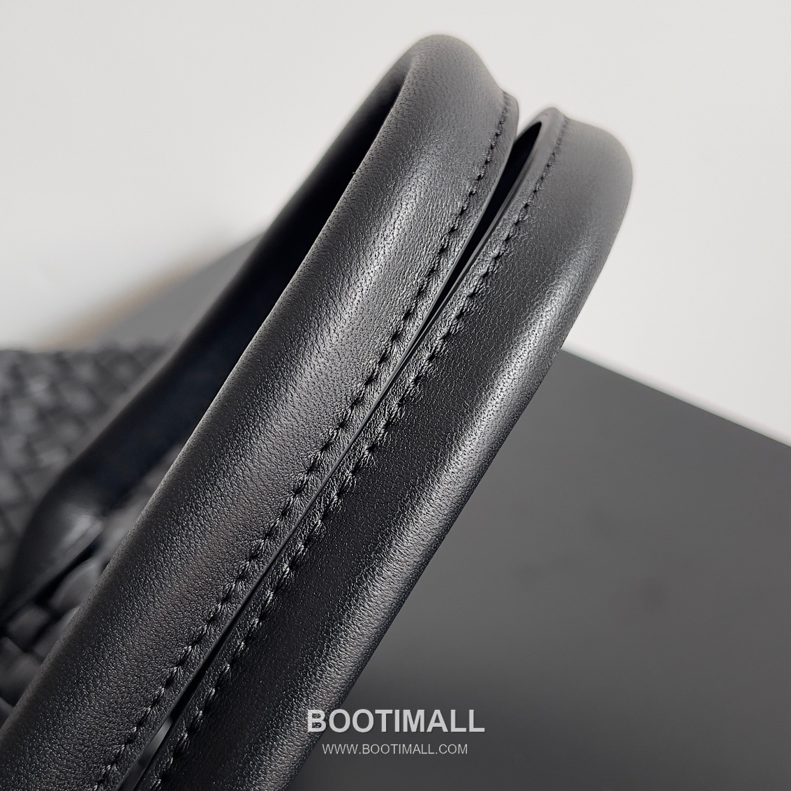 Bottega Veneta Cabat Intrecciato Nappa Leather Tote Bag 보테가베네타 카바 인트레치아토 나파 토트백 48cm 6