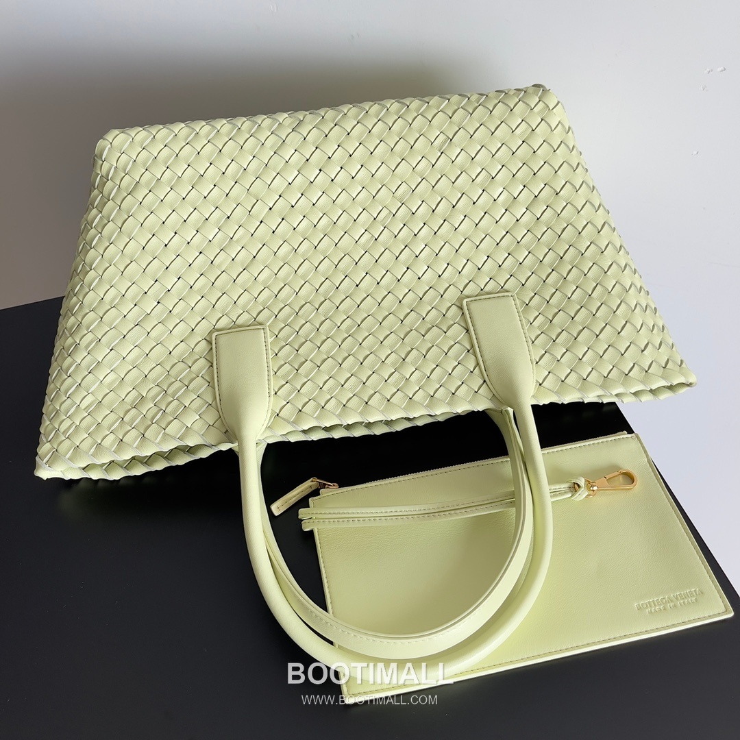 Bottega Veneta Cabat Intrecciato Nappa Leather Tote Bag 보테가베네타 카바 인트레치아토 나파 토트백 48cm 2