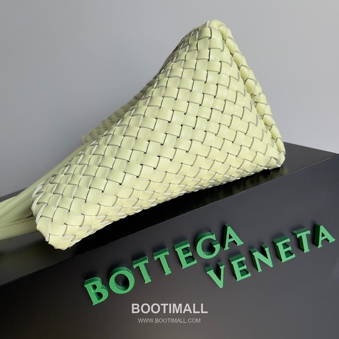 Bottega Veneta Cabat Intrecciato Nappa Leather Tote Bag 보테가베네타 카바 인트레치아토 나파 토트백 48cm 4