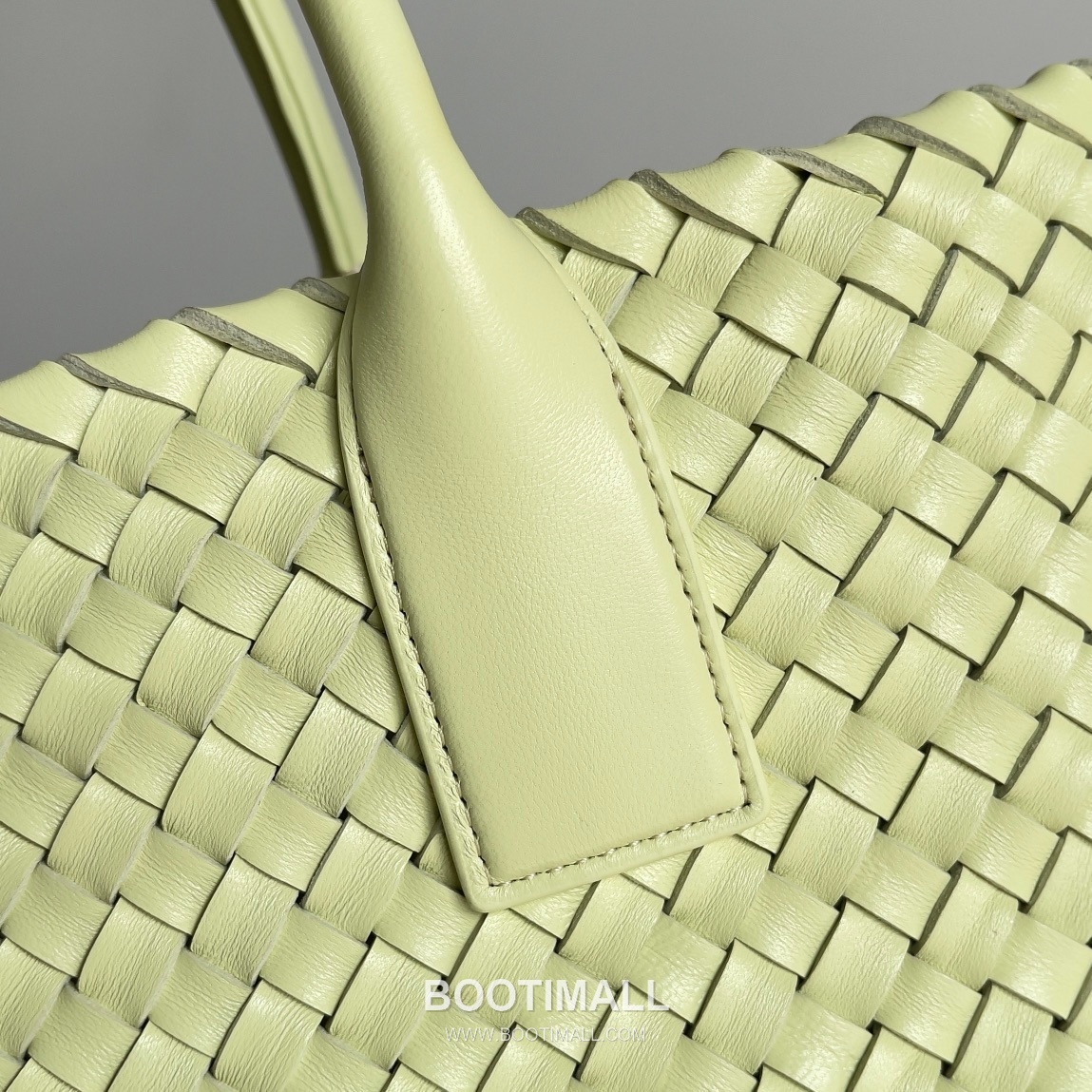 Bottega Veneta Cabat Intrecciato Nappa Leather Tote Bag 보테가베네타 카바 인트레치아토 나파 토트백 48cm 6