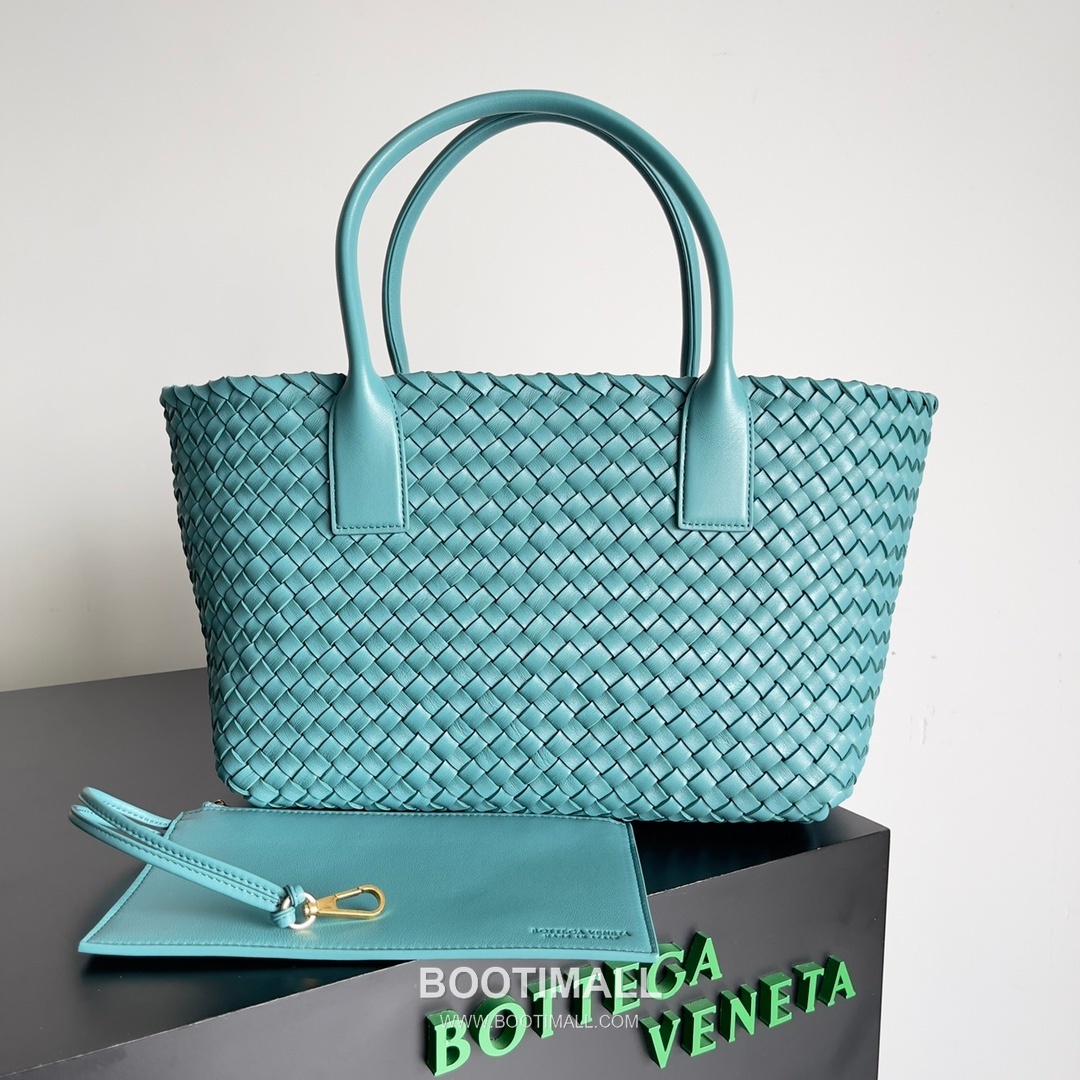 Bottega Veneta Cabat Intrecciato Nappa Leather Tote Bag 보테가베네타 카바 인트레치아토 나파 토트백 48cm 1