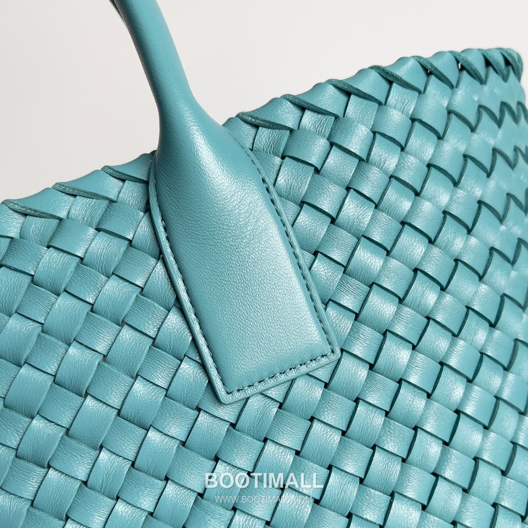 Bottega Veneta Cabat Intrecciato Nappa Leather Tote Bag 보테가베네타 카바 인트레치아토 나파 토트백 48cm 6