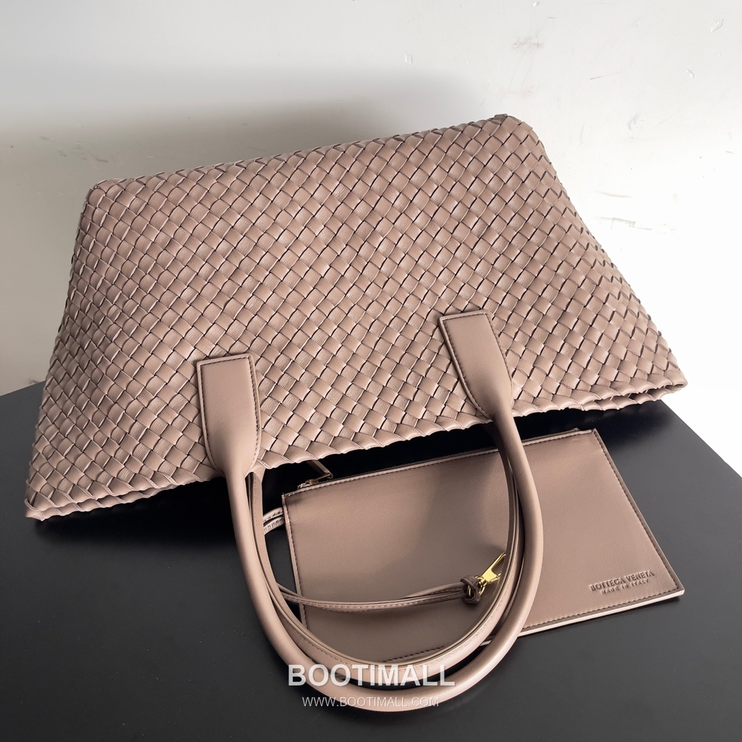 Bottega Veneta Cabat Intrecciato Nappa Leather Tote Bag 보테가베네타 카바 인트레치아토 나파 토트백 48cm 2