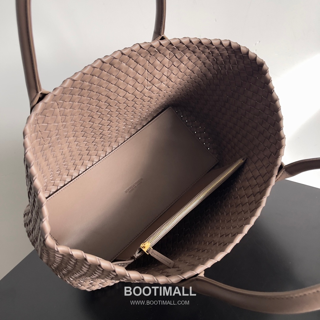 Bottega Veneta Cabat Intrecciato Nappa Leather Tote Bag 보테가베네타 카바 인트레치아토 나파 토트백 48cm 7