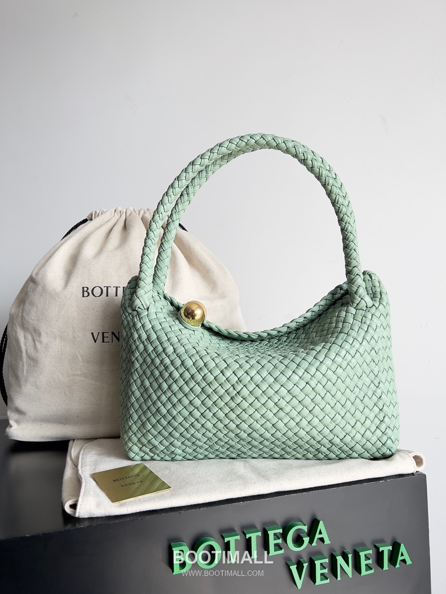 Bottega Veneta Tosca Intrecciato Nappa Leather Shoulder Bag 보테가베네타 토스카 인트레치아토 나파 숄더백 27cm 1