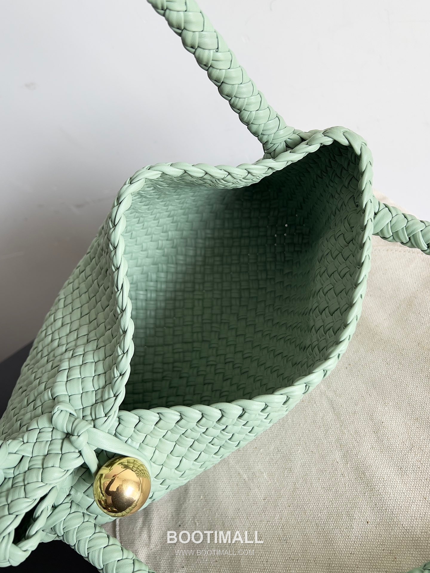 Bottega Veneta Tosca Intrecciato Nappa Leather Shoulder Bag 보테가베네타 토스카 인트레치아토 나파 숄더백 27cm 7