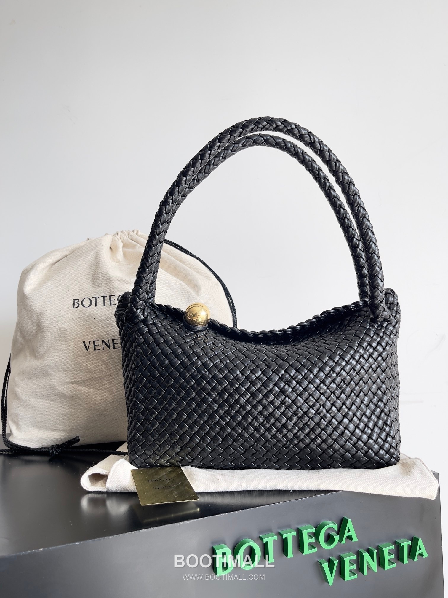 Bottega Veneta Tosca Intrecciato Nappa Leather Shoulder Bag 보테가베네타 토스카 인트레치아토 나파 숄더백 27cm 1