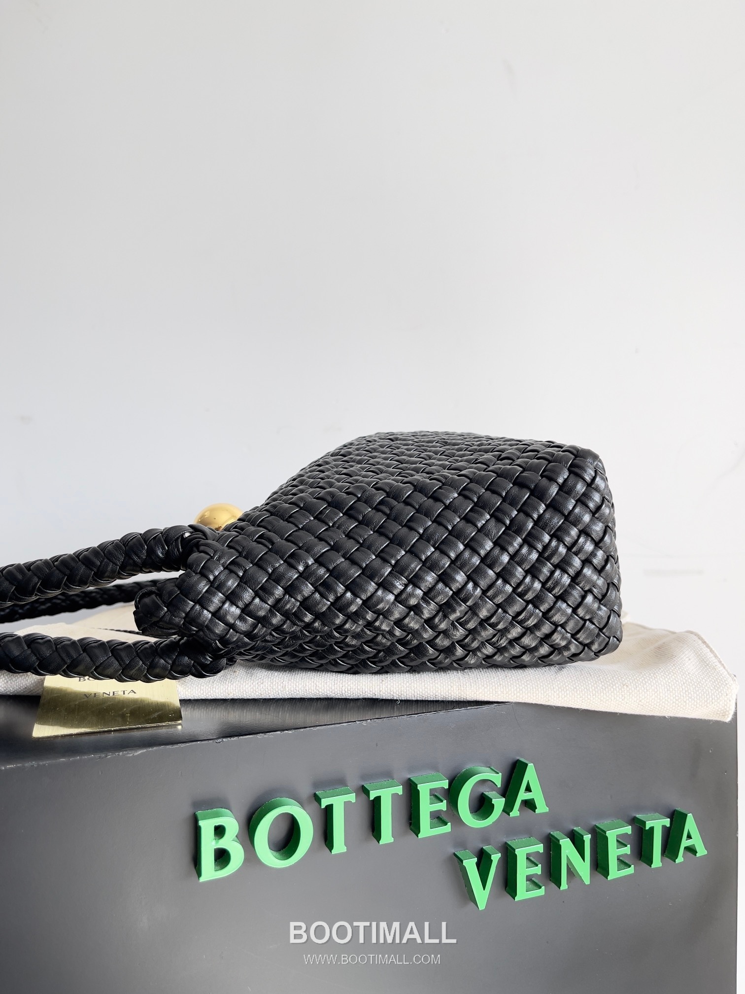 Bottega Veneta Tosca Intrecciato Nappa Leather Shoulder Bag 보테가베네타 토스카 인트레치아토 나파 숄더백 27cm 2
