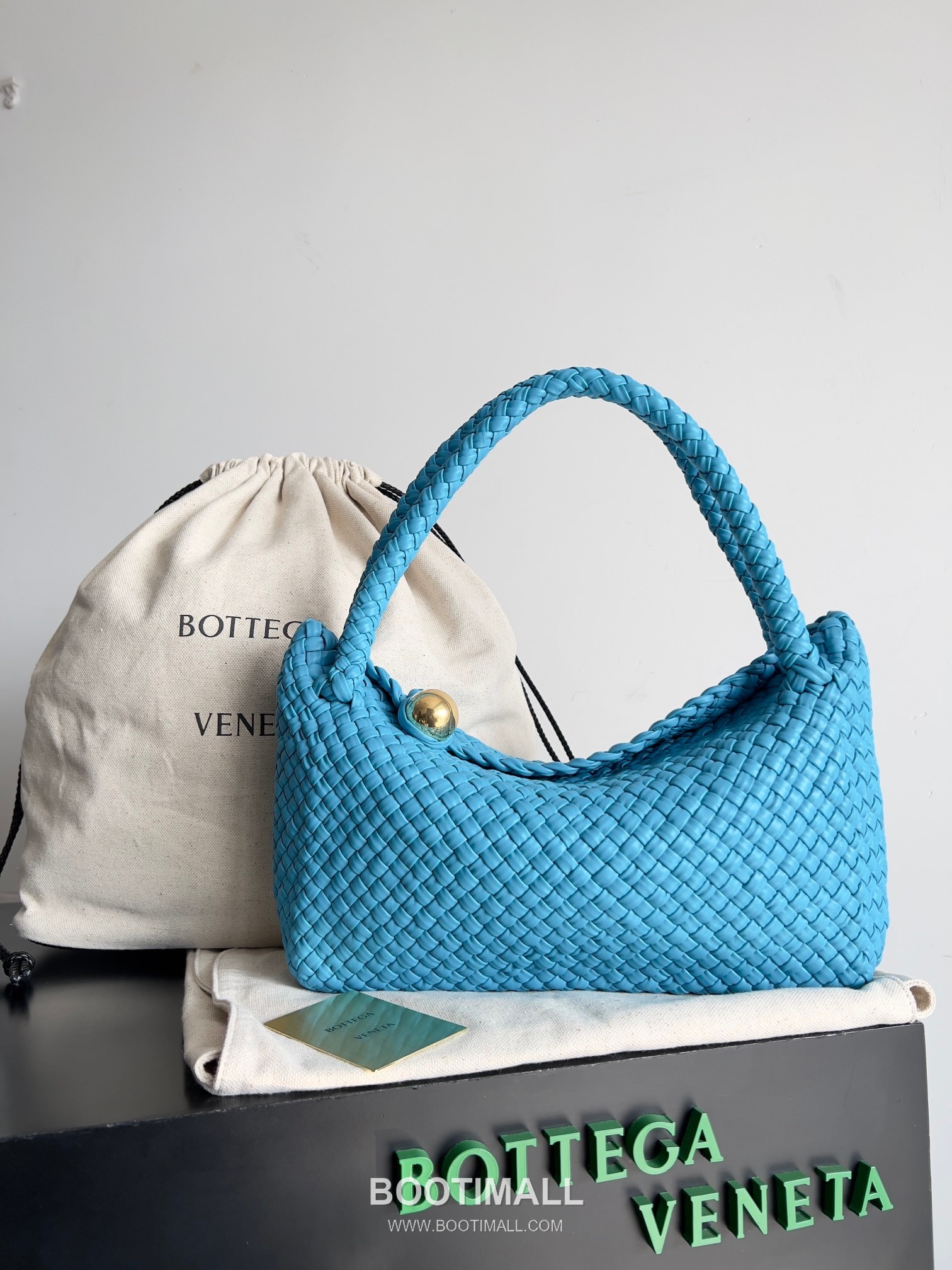 Bottega Veneta Tosca Intrecciato Nappa Leather Shoulder Bag 보테가베네타 토스카 인트레치아토 나파 숄더백 27cm 1