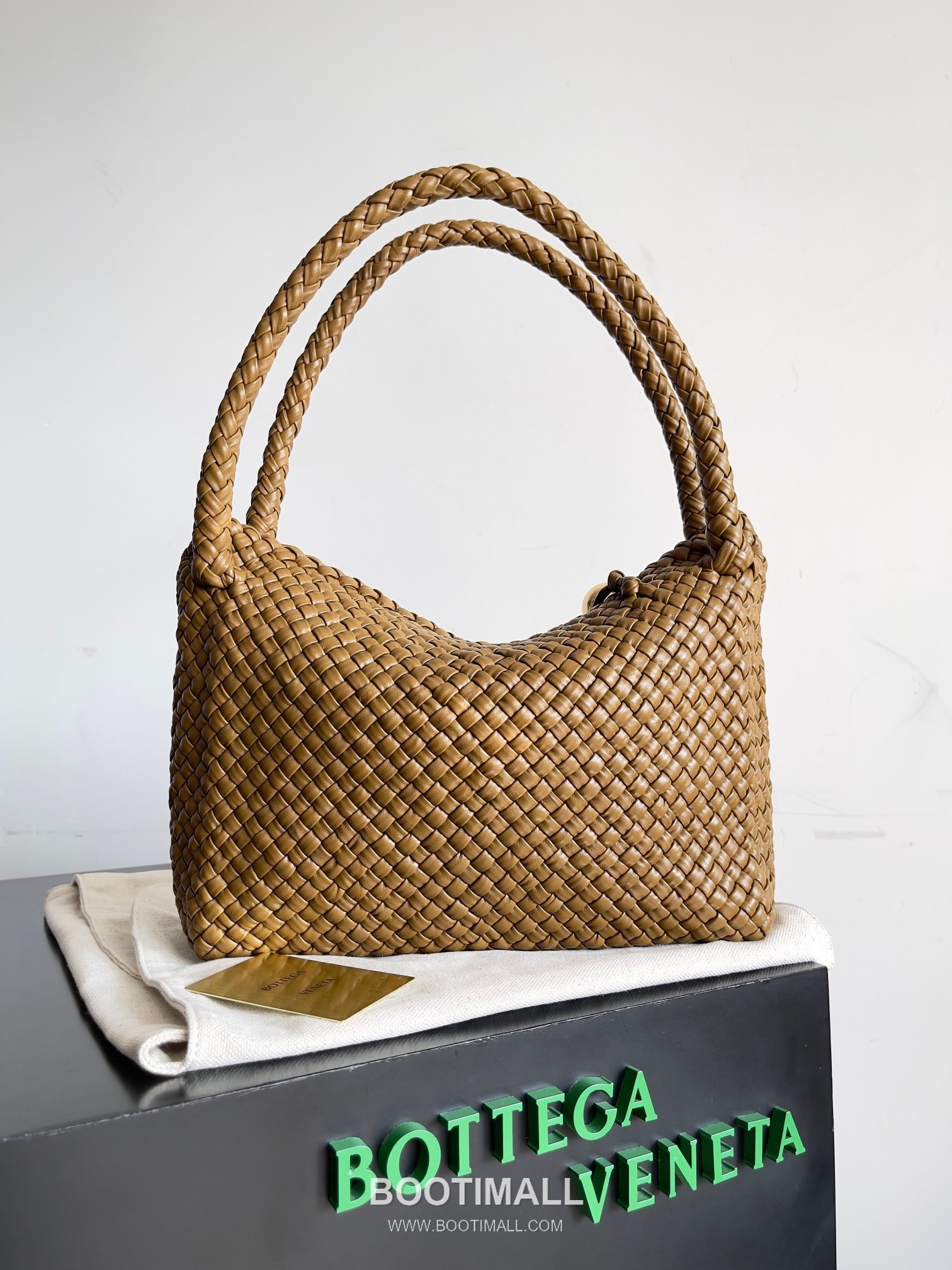 Bottega Veneta Tosca Intrecciato Nappa Leather Shoulder Bag 보테가베네타 토스카 인트레치아토 나파 숄더백 27cm 3