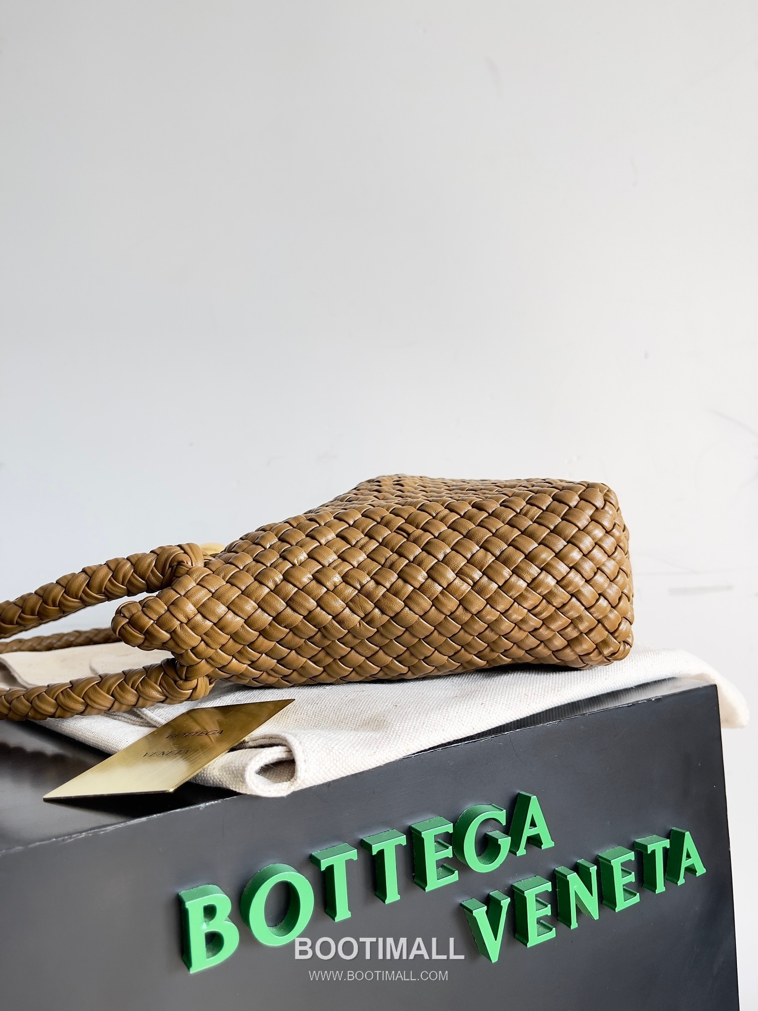 Bottega Veneta Tosca Intrecciato Nappa Leather Shoulder Bag 보테가베네타 토스카 인트레치아토 나파 숄더백 27cm 4