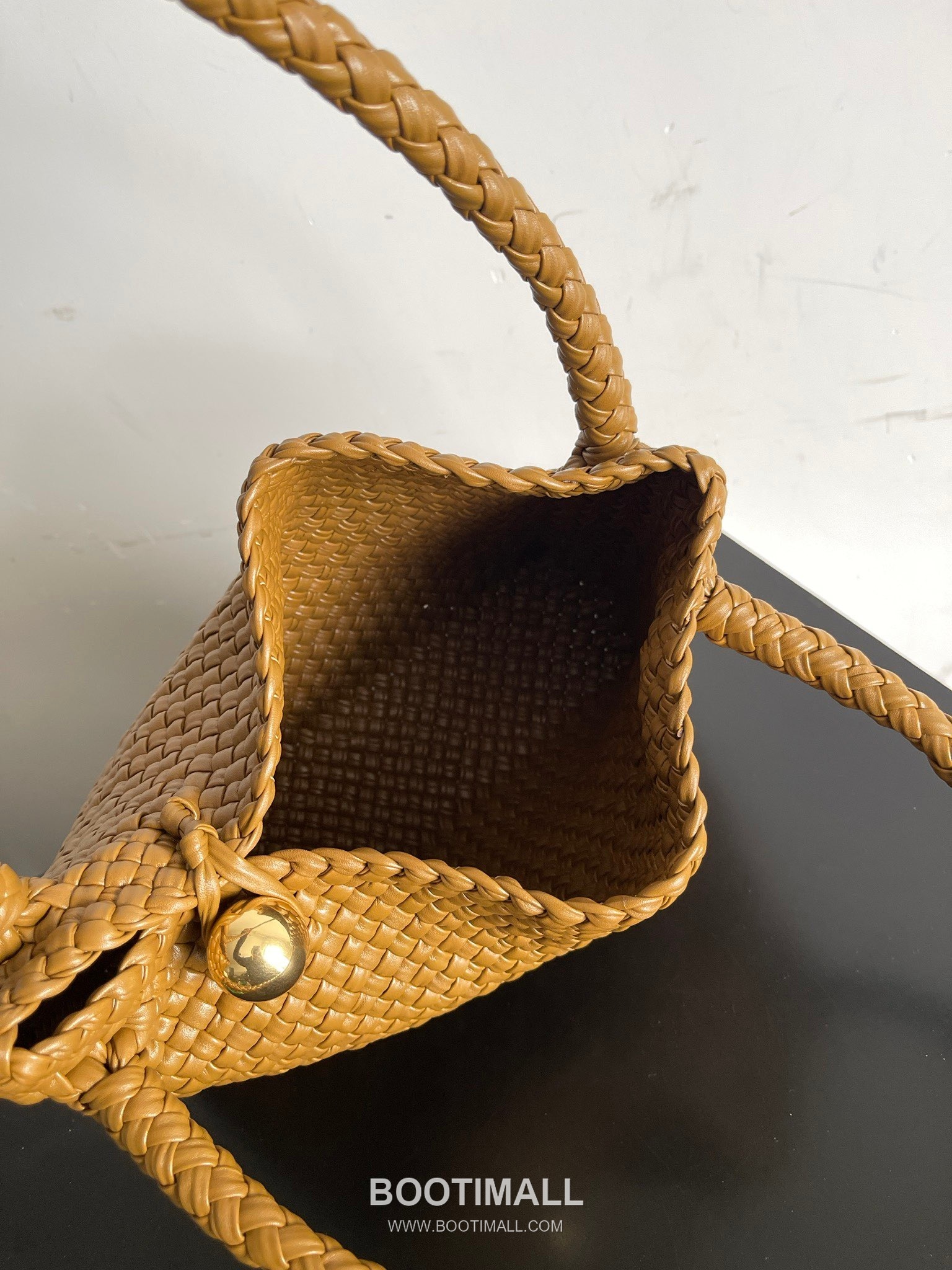 Bottega Veneta Tosca Intrecciato Nappa Leather Shoulder Bag 보테가베네타 토스카 인트레치아토 나파 숄더백 27cm 7