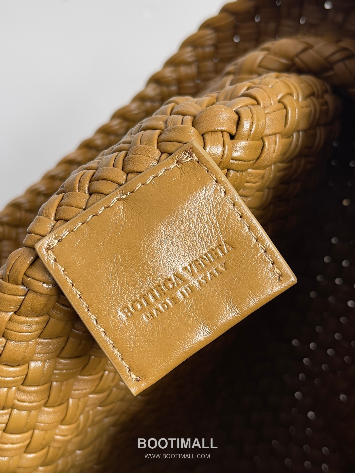 Bottega Veneta Tosca Intrecciato Nappa Leather Shoulder Bag 보테가베네타 토스카 인트레치아토 나파 숄더백 27cm 9