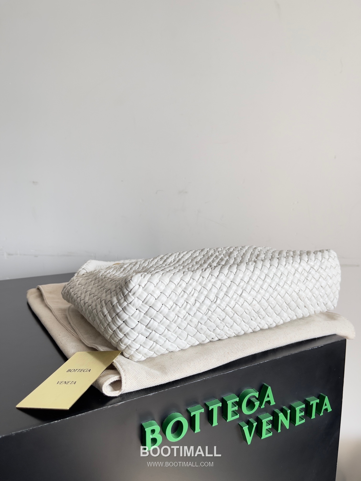 Bottega Veneta Tosca Intrecciato Nappa Leather Shoulder Bag 보테가베네타 토스카 인트레치아토 나파 숄더백 27cm 4