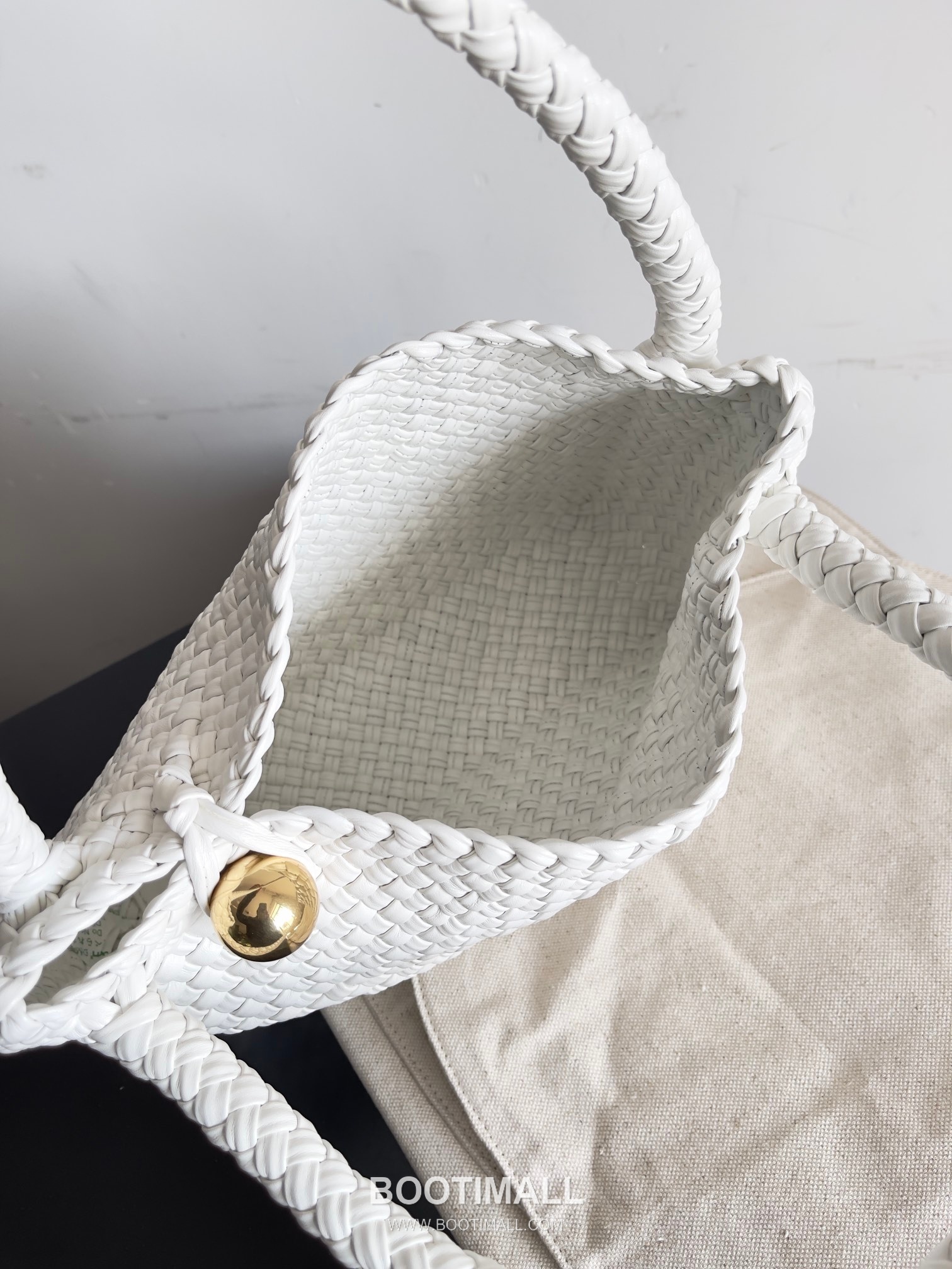 Bottega Veneta Tosca Intrecciato Nappa Leather Shoulder Bag 보테가베네타 토스카 인트레치아토 나파 숄더백 27cm 8