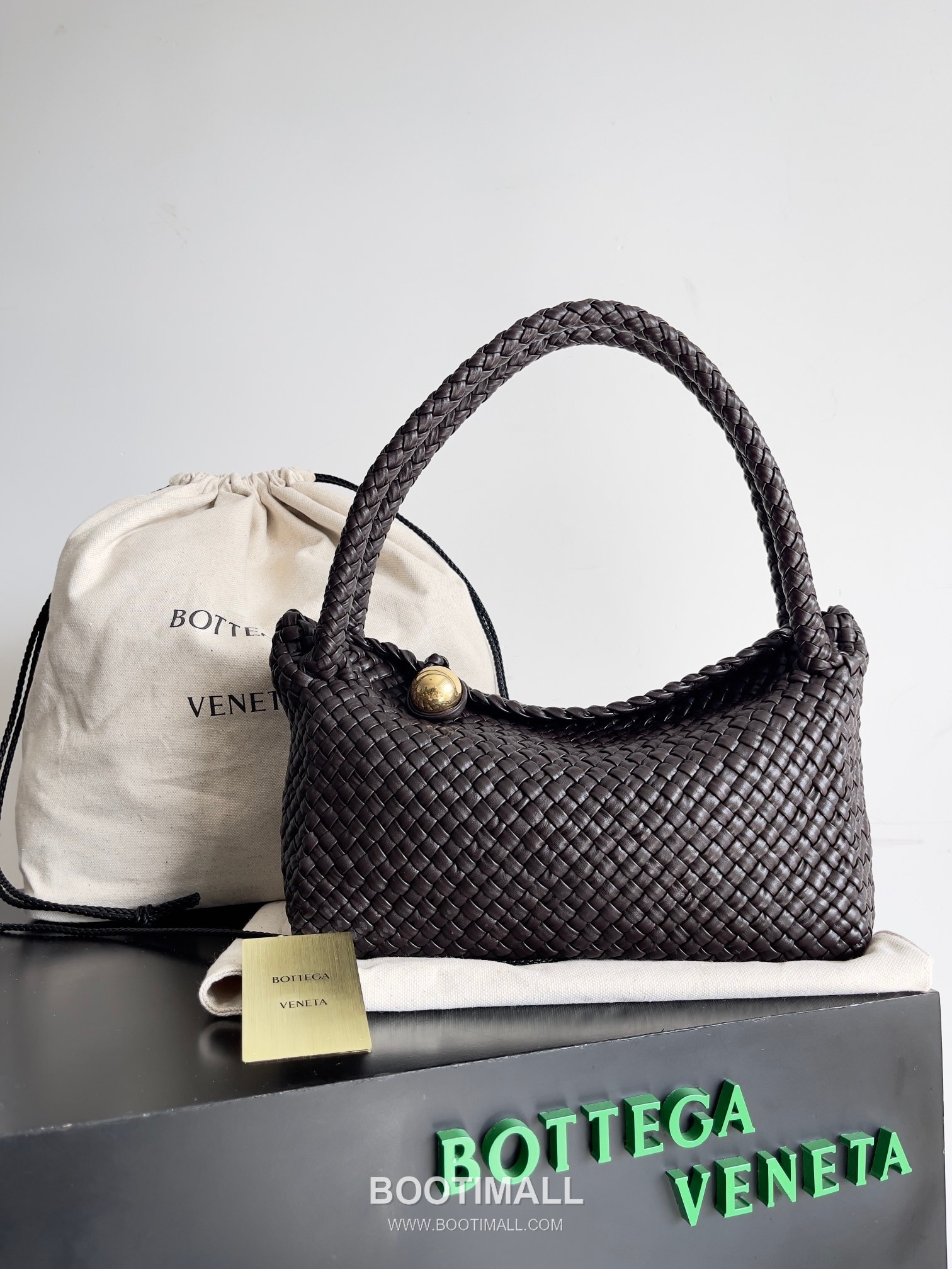 Bottega Veneta Tosca Intrecciato Nappa Leather Shoulder Bag 보테가베네타 토스카 인트레치아토 나파 숄더백 27cm 1