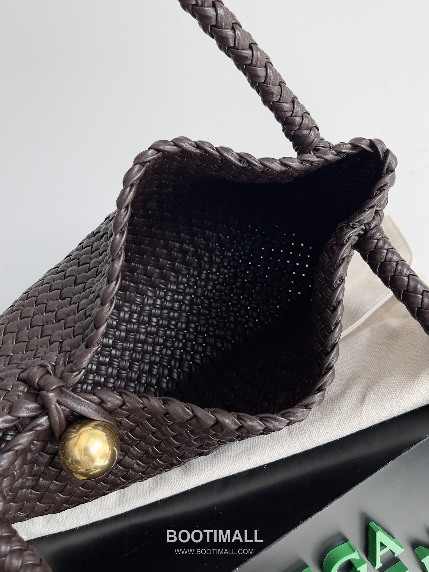 Bottega Veneta Tosca Intrecciato Nappa Leather Shoulder Bag 보테가베네타 토스카 인트레치아토 나파 숄더백 27cm 7