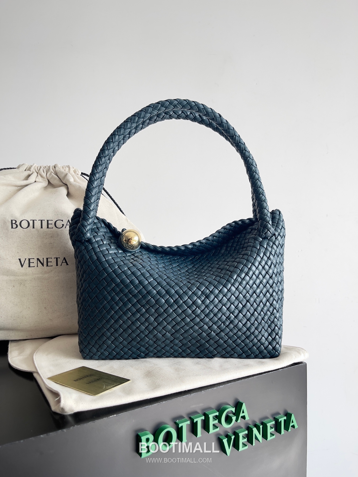Bottega Veneta Tosca Intrecciato Nappa Leather Shoulder Bag 보테가베네타 토스카 인트레치아토 나파 숄더백 27cm 1