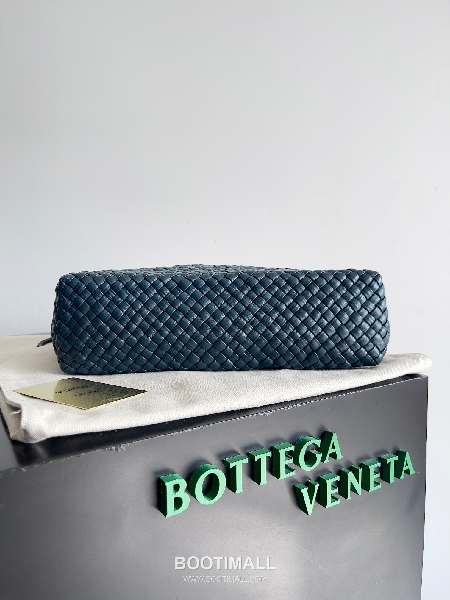 Bottega Veneta Tosca Intrecciato Nappa Leather Shoulder Bag 보테가베네타 토스카 인트레치아토 나파 숄더백 27cm 2