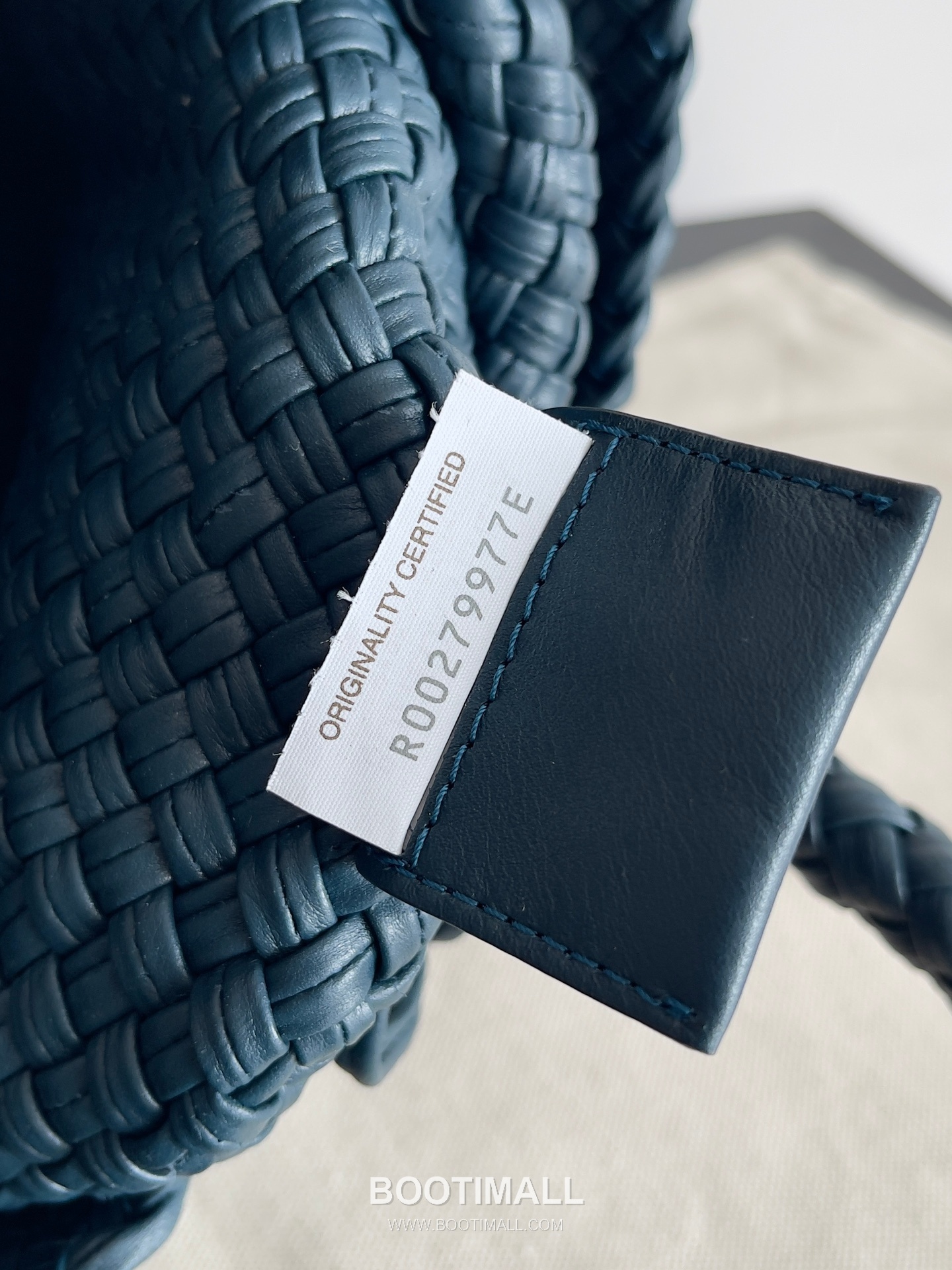 Bottega Veneta Tosca Intrecciato Nappa Leather Shoulder Bag 보테가베네타 토스카 인트레치아토 나파 숄더백 27cm 9