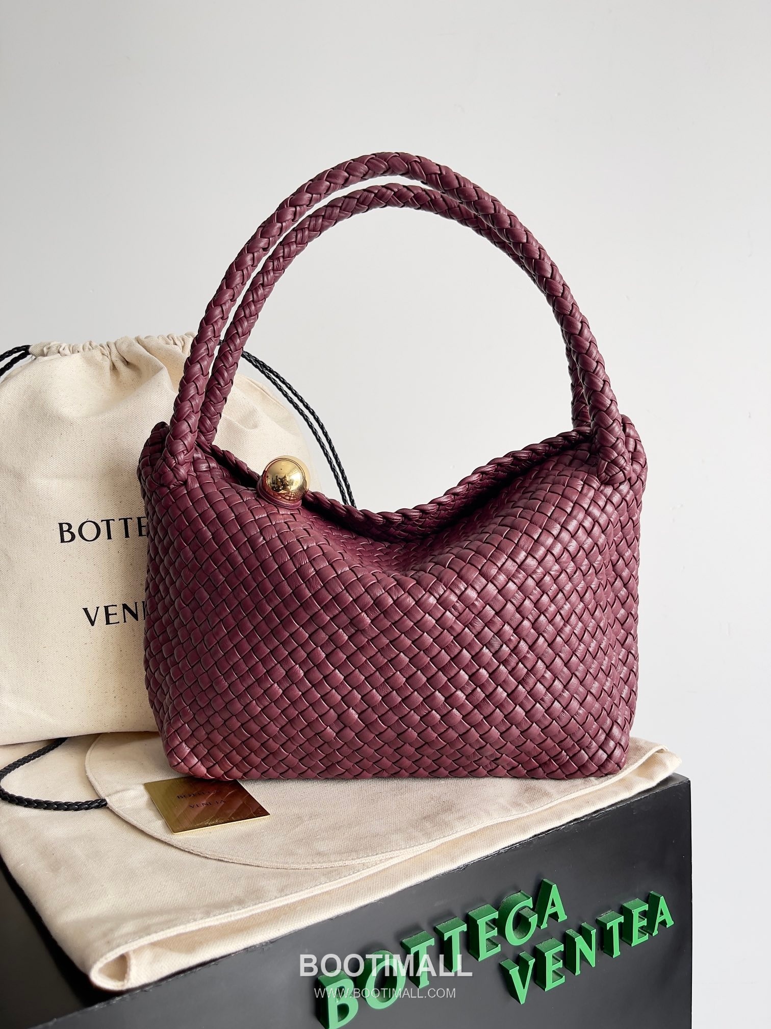 Bottega Veneta Tosca Intrecciato Nappa Leather Shoulder Bag 보테가베네타 토스카 인트레치아토 나파 숄더백 27cm 1