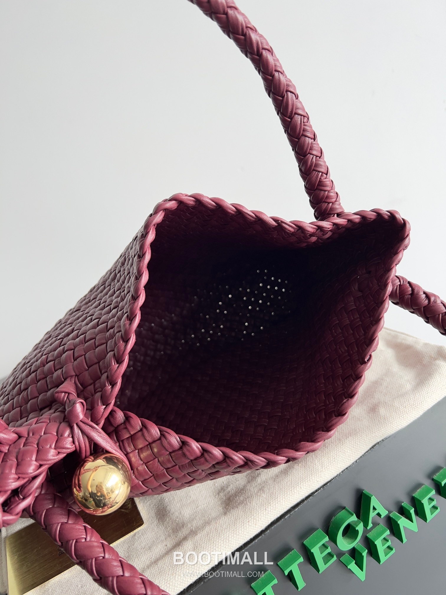 Bottega Veneta Tosca Intrecciato Nappa Leather Shoulder Bag 보테가베네타 토스카 인트레치아토 나파 숄더백 27cm 6