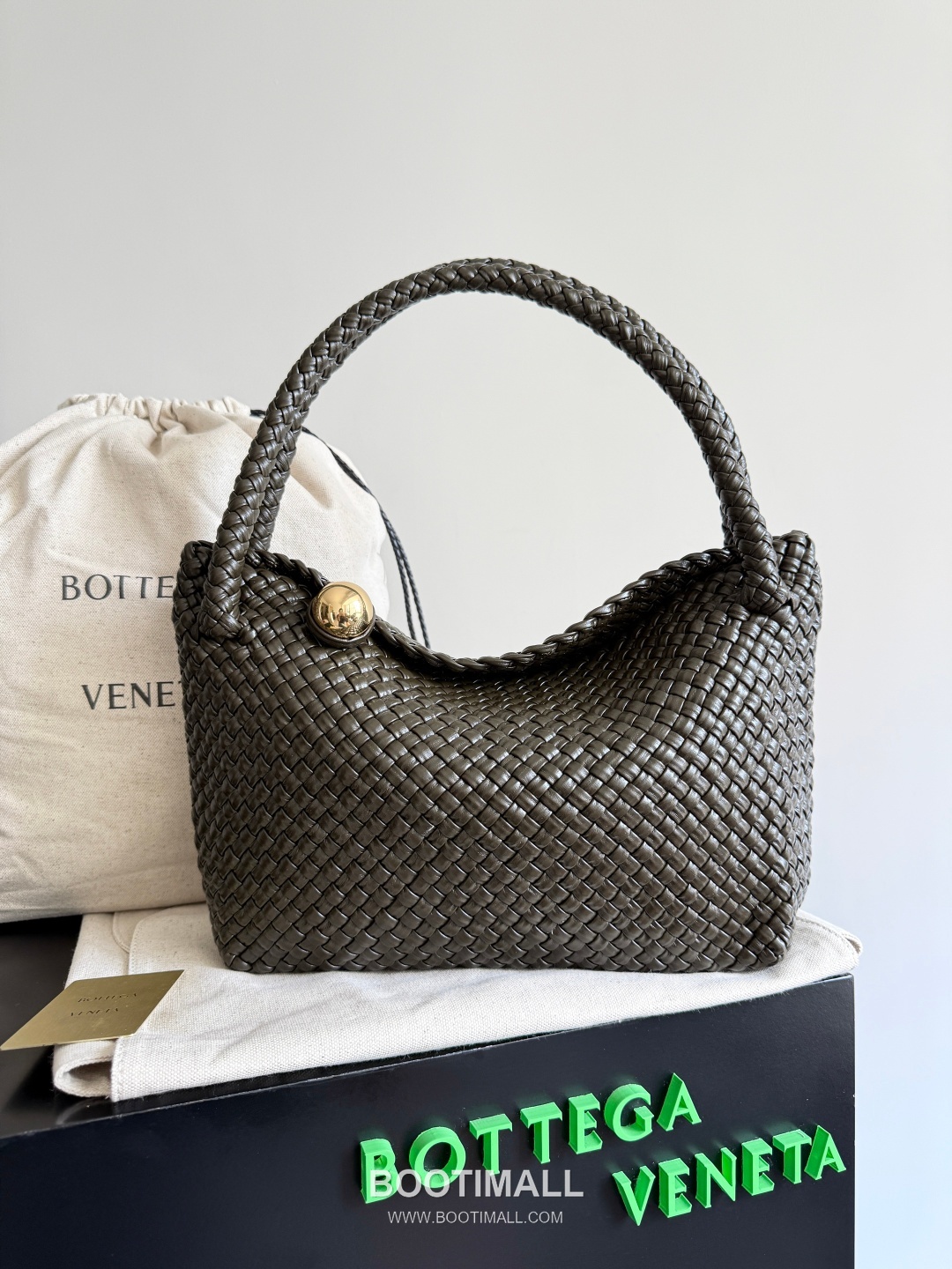 Bottega Veneta Tosca Intrecciato Nappa Leather Shoulder Bag 보테가베네타 토스카 인트레치아토 나파 숄더백 27cm 1