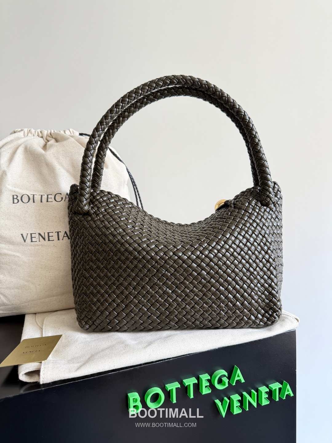 Bottega Veneta Tosca Intrecciato Nappa Leather Shoulder Bag 보테가베네타 토스카 인트레치아토 나파 숄더백 27cm 3