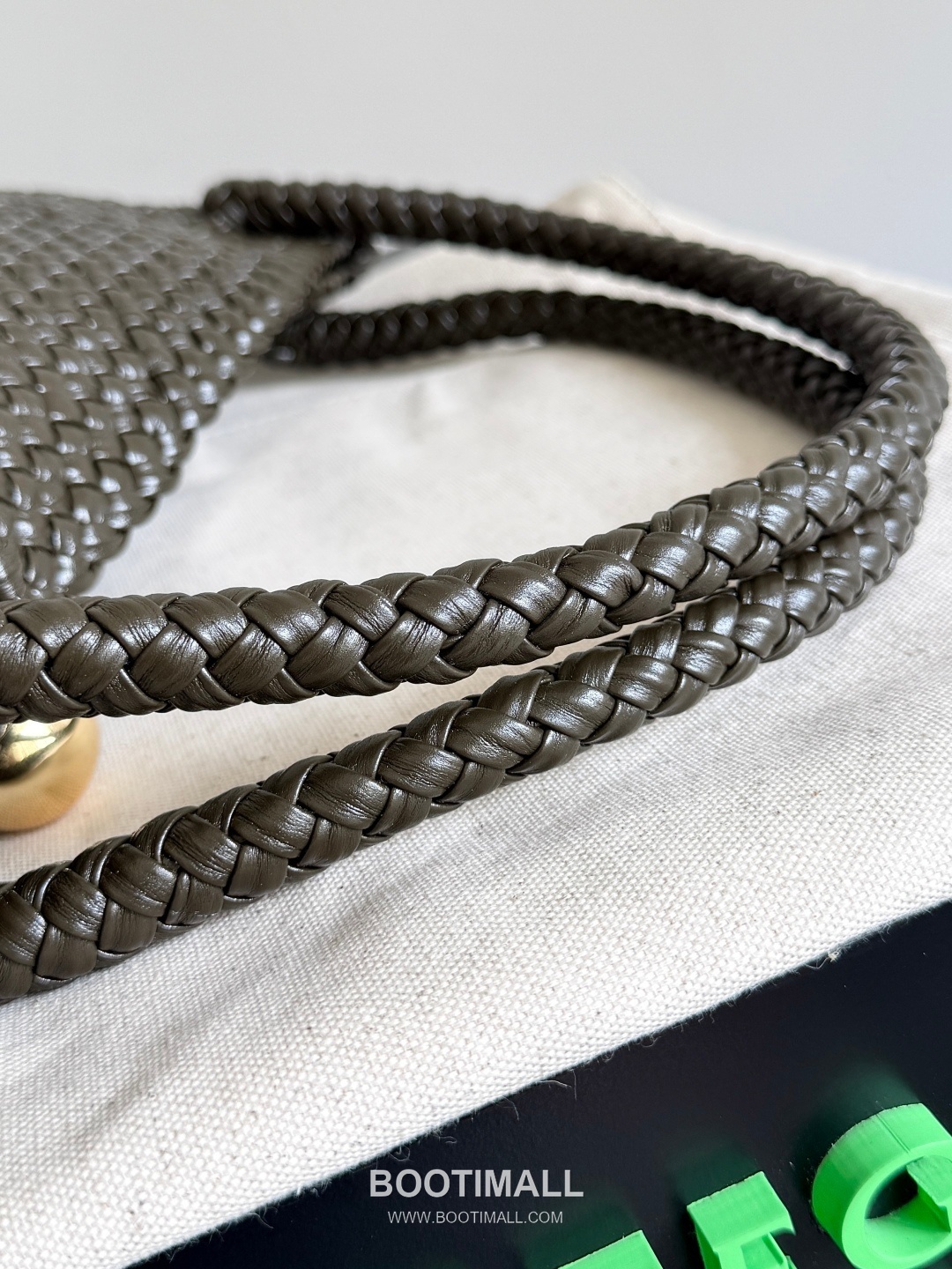 Bottega Veneta Tosca Intrecciato Nappa Leather Shoulder Bag 보테가베네타 토스카 인트레치아토 나파 숄더백 27cm 5