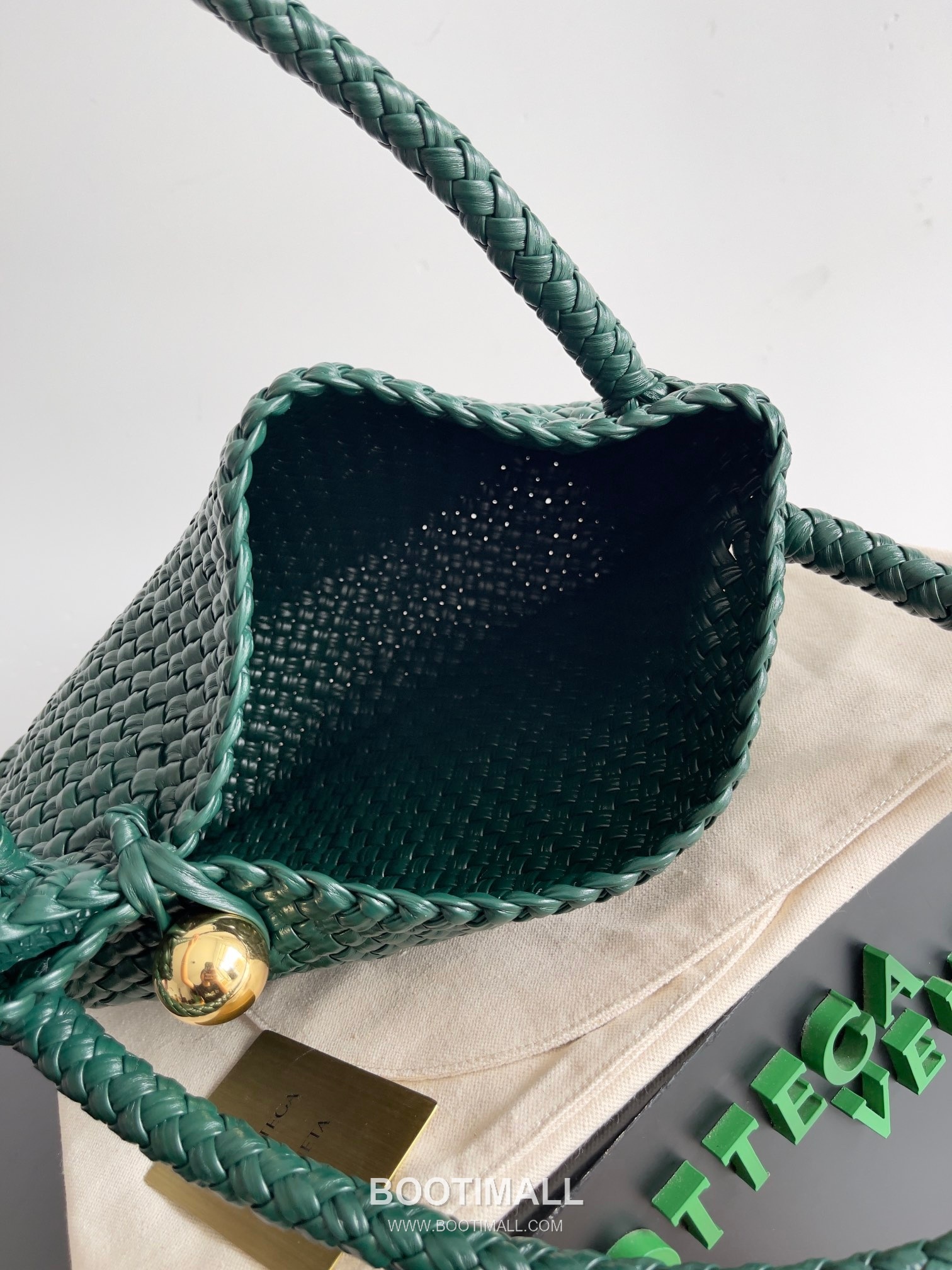 Bottega Veneta TOSCA Woven Shoulder Bag 보테가 베네타 TOSCA 우븐 숄더백 27cm 12