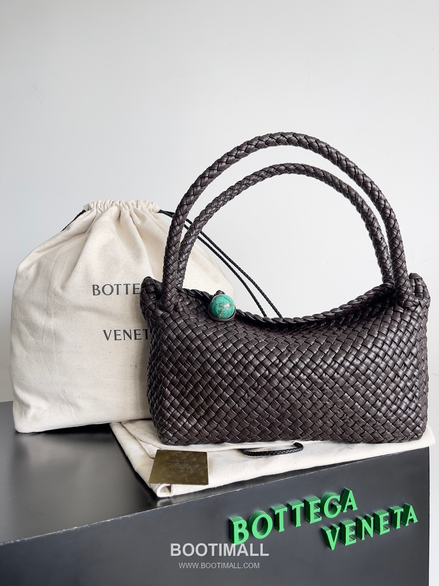 Bottega Veneta Tosca Intrecciato Nappa Leather Shoulder Bag 보테가베네타 토스카 인트레치아토 나파 숄더백 27cm 1