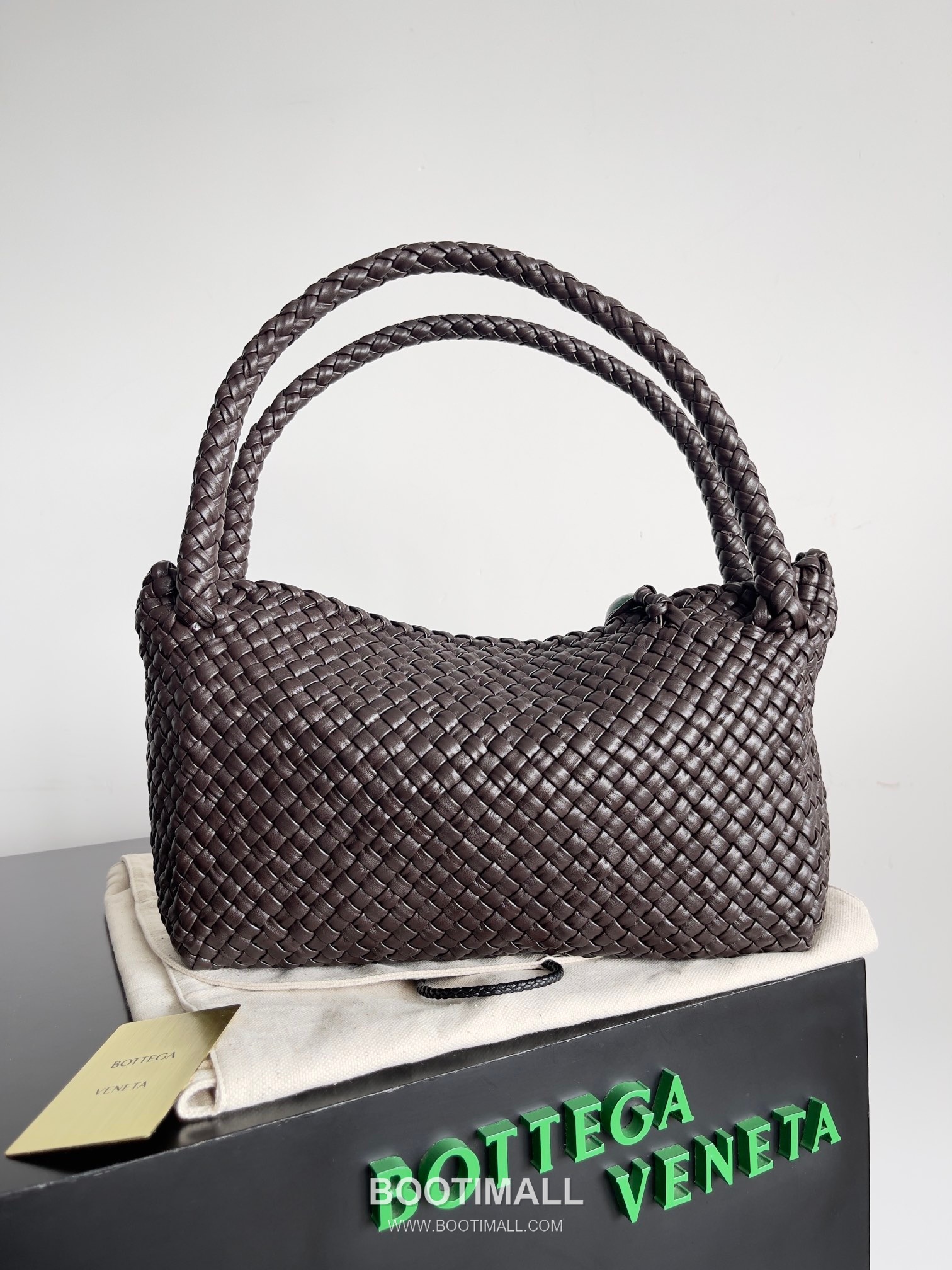 Bottega Veneta Tosca Intrecciato Nappa Leather Shoulder Bag 보테가베네타 토스카 인트레치아토 나파 숄더백 27cm 3
