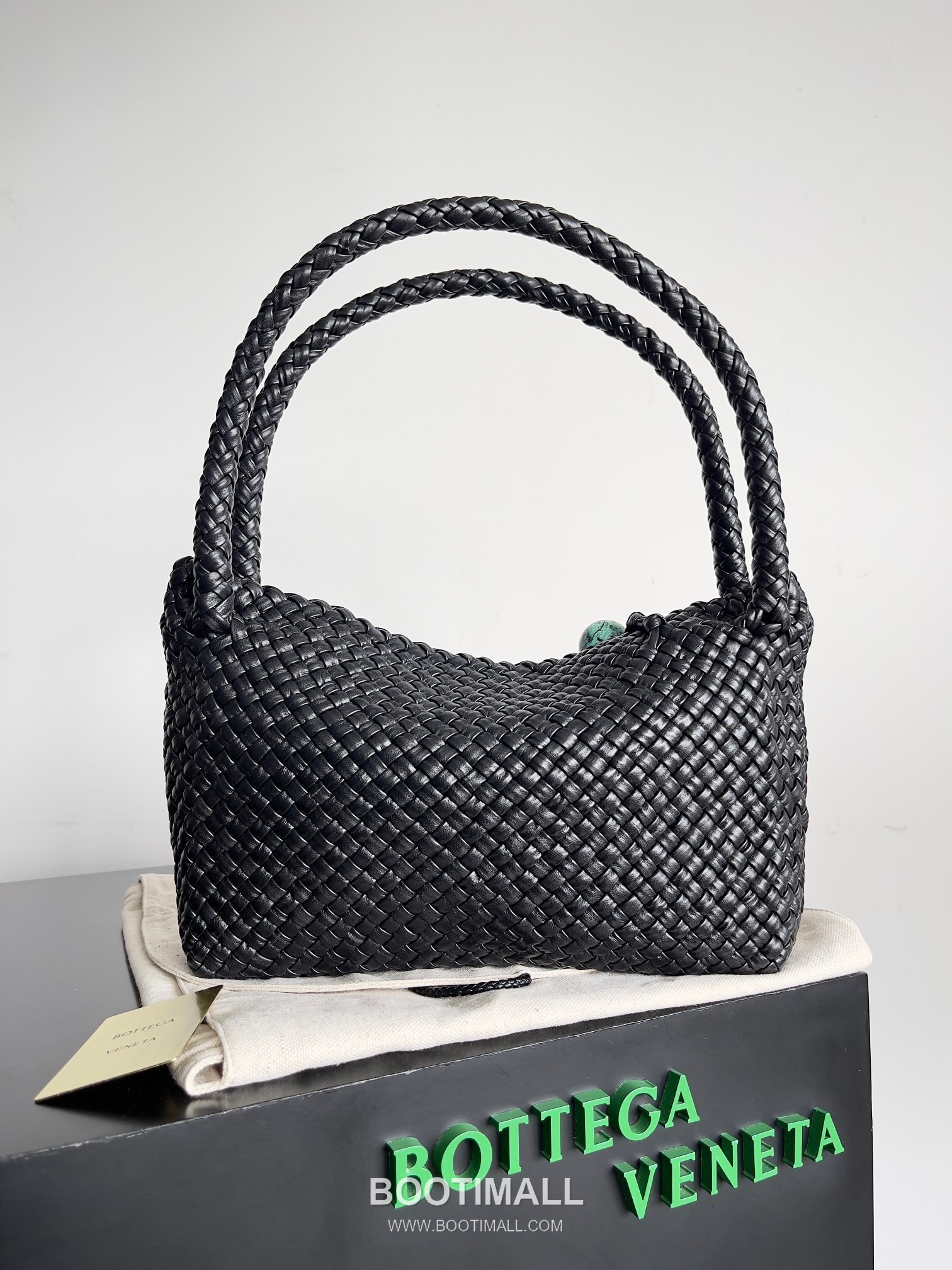 Bottega Veneta Tosca Intrecciato Nappa Leather Shoulder Bag 보테가베네타 토스카 인트레치아토 나파 숄더백 27cm 3