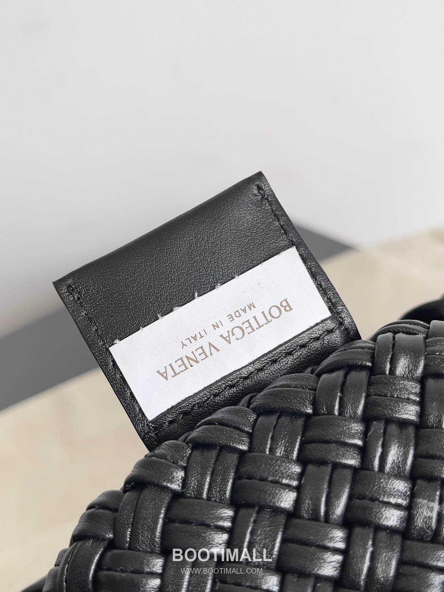 Bottega Veneta Tosca Intrecciato Nappa Leather Shoulder Bag 보테가베네타 토스카 인트레치아토 나파 숄더백 27cm 9