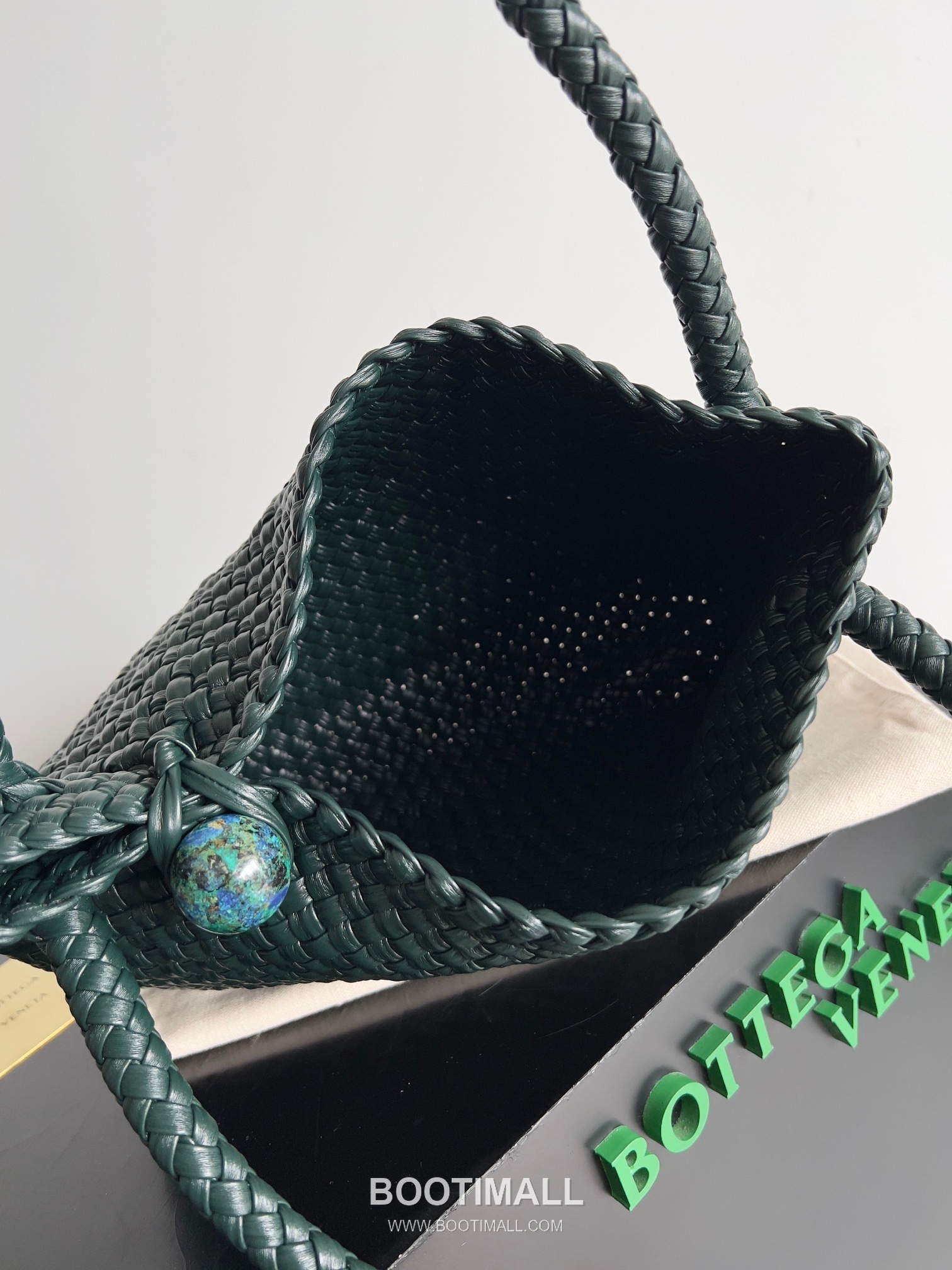 Bottega Veneta Tosca Intrecciato Nappa Leather Shoulder Bag 보테가베네타 토스카 인트레치아토 나파 숄더백 27cm 9