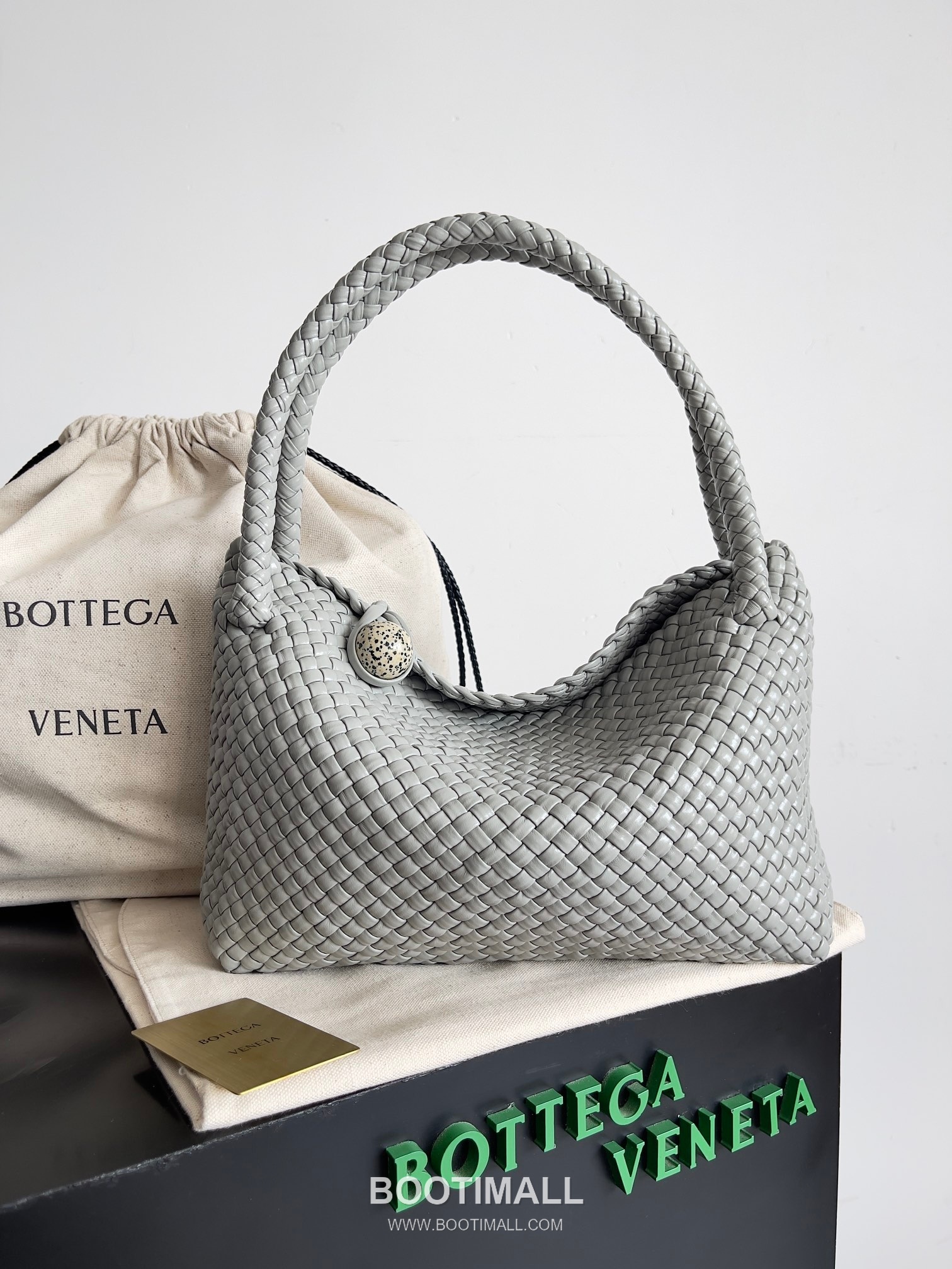 Bottega Veneta Tosca Intrecciato Nappa Leather Shoulder Bag 보테가베네타 토스카 인트레치아토 나파 숄더백 27cm 1