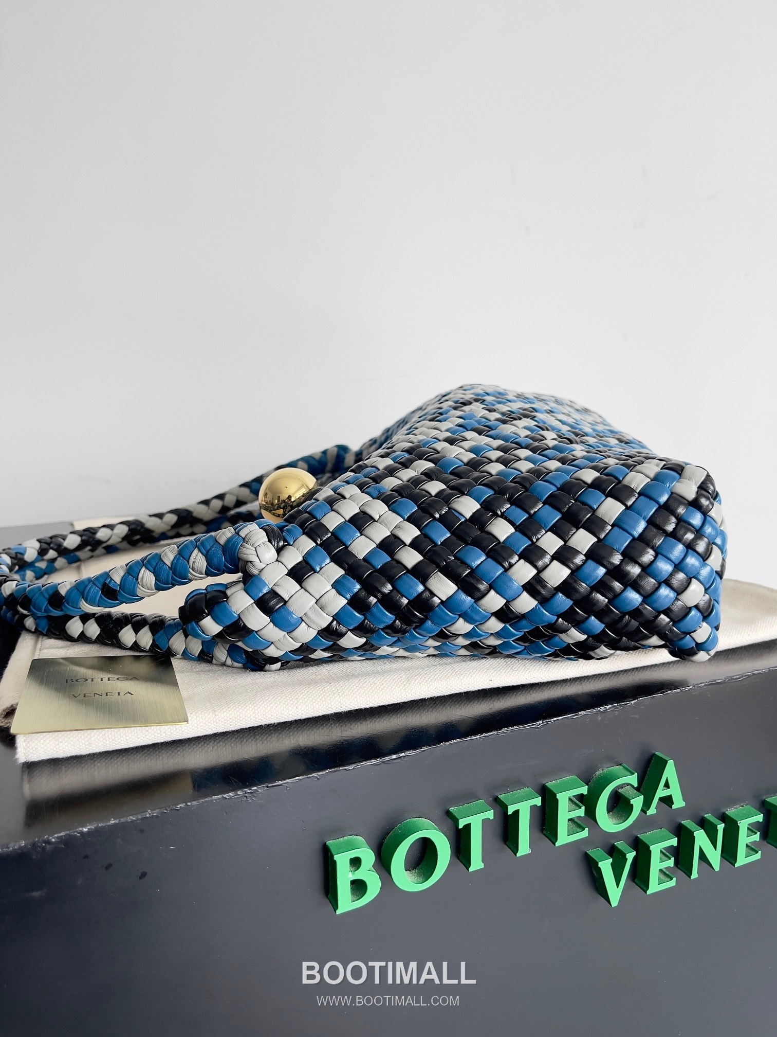 Bottega Veneta Tosca Intrecciato Nappa Leather Shoulder Bag 보테가베네타 토스카 인트레치아토 나파 숄더백 27cm 2