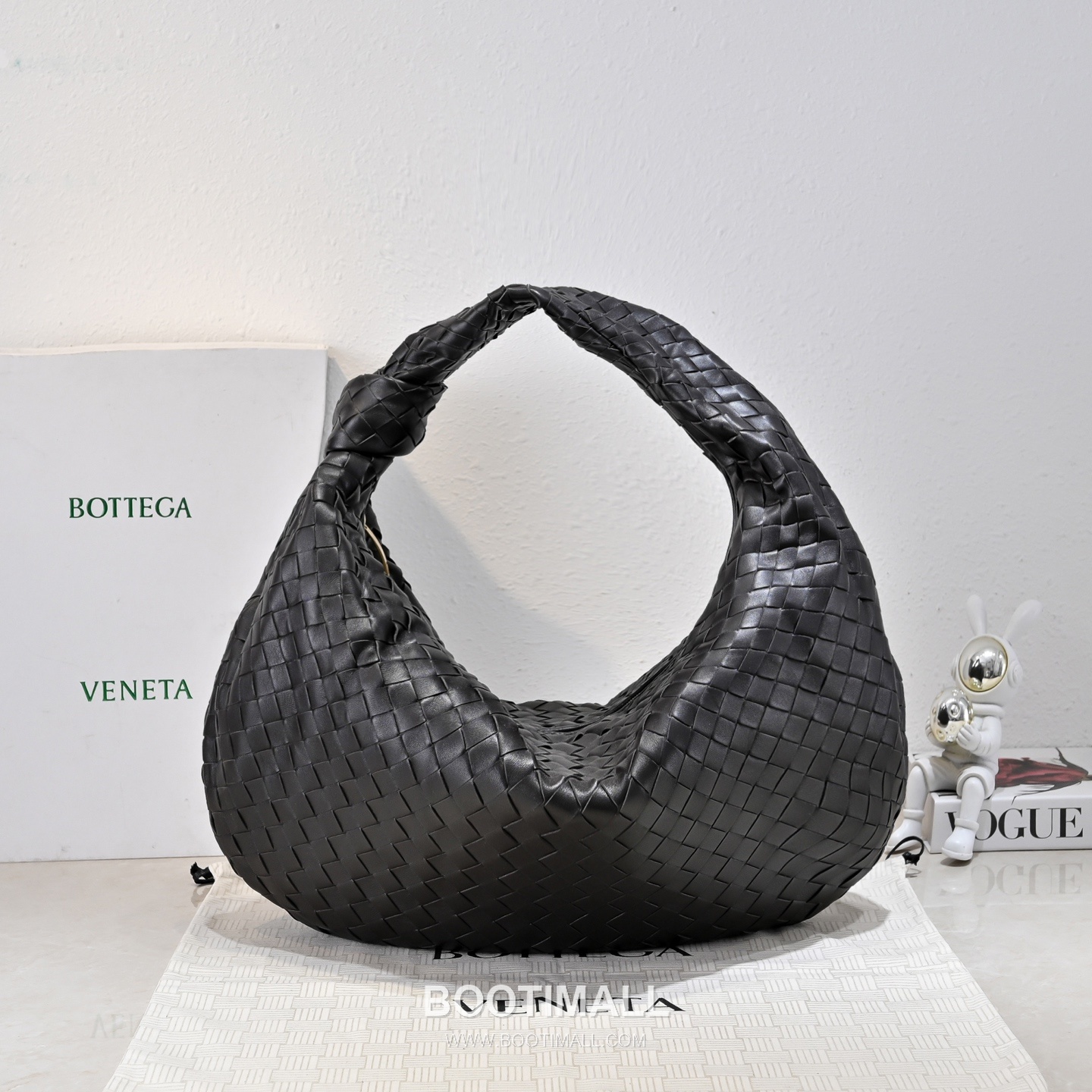 Bottega Veneta Jodie Intrecciato Nappa Leather Large Hobo Bag 보테가베네타 조디 인트레치아토 나파 라지 호보백 54cm 1
