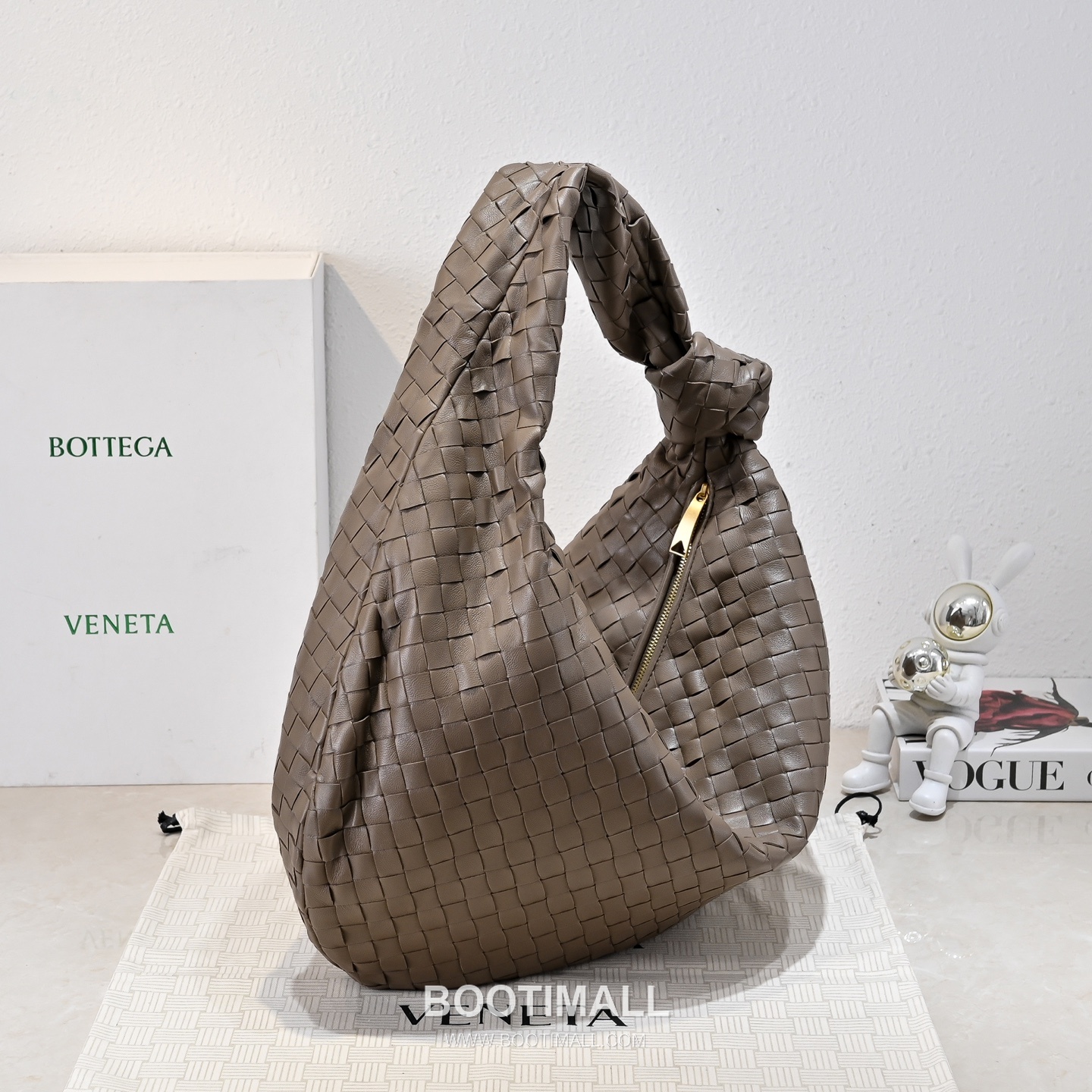 Bottega Veneta Jodie Intrecciato Nappa Leather Large Hobo Bag 보테가베네타 조디 인트레치아토 나파 라지 호보백 54cm 2