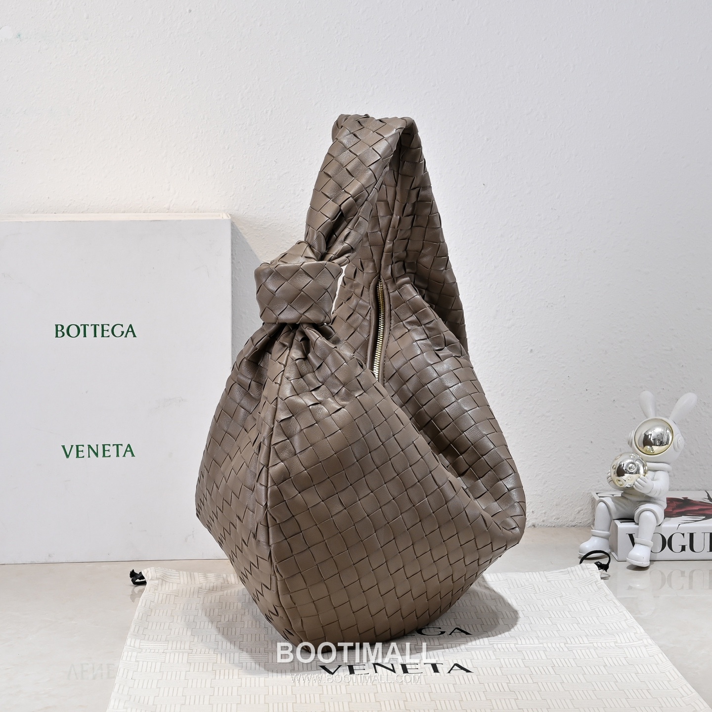 Bottega Veneta Jodie Intrecciato Nappa Leather Large Hobo Bag 보테가베네타 조디 인트레치아토 나파 라지 호보백 54cm 3