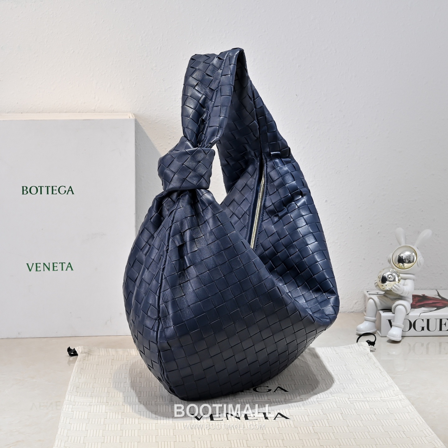 Bottega Veneta Jodie Intrecciato Nappa Leather Large Hobo Bag 보테가베네타 조디 인트레치아토 나파 라지 호보백 54cm 3