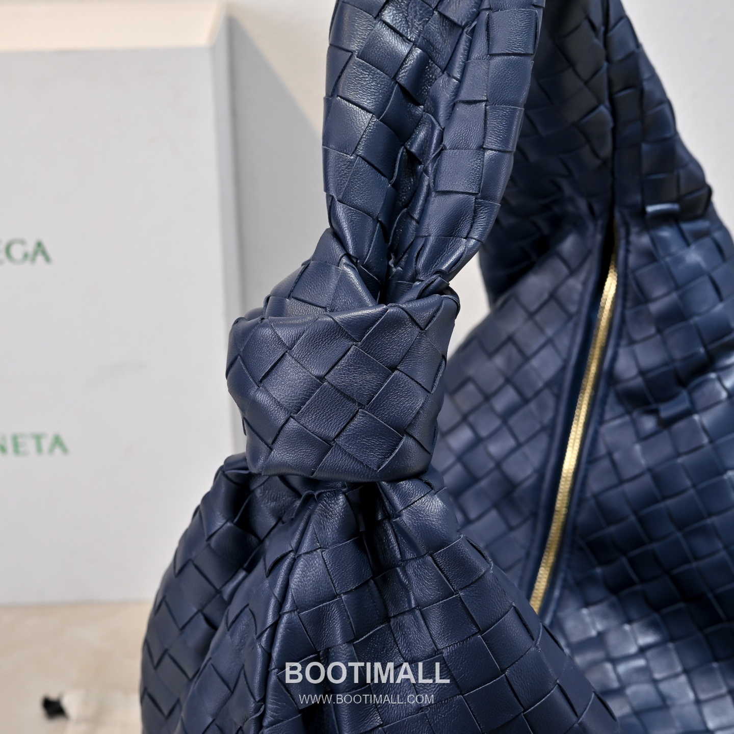 Bottega Veneta Jodie Intrecciato Nappa Leather Large Hobo Bag 보테가베네타 조디 인트레치아토 나파 라지 호보백 54cm 5