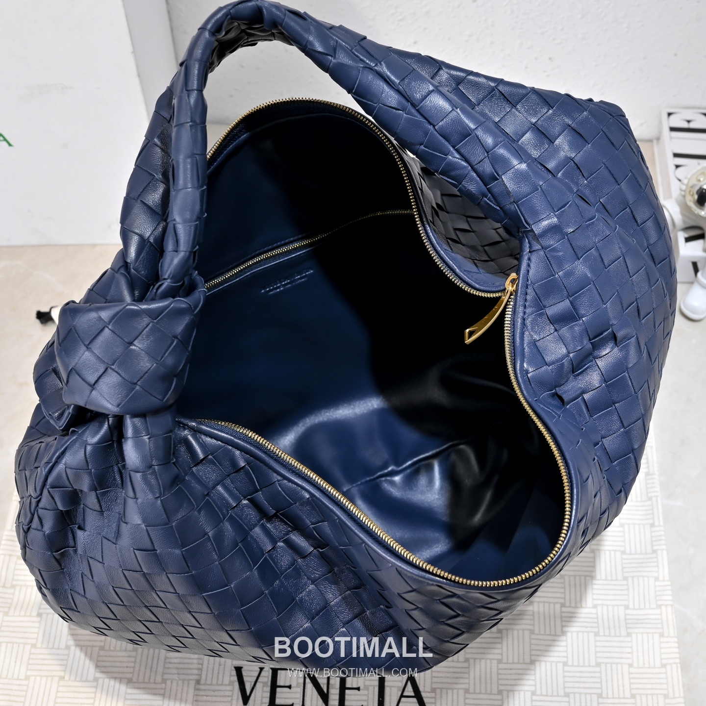 Bottega Veneta Jodie Intrecciato Nappa Leather Large Hobo Bag 보테가베네타 조디 인트레치아토 나파 라지 호보백 54cm 7