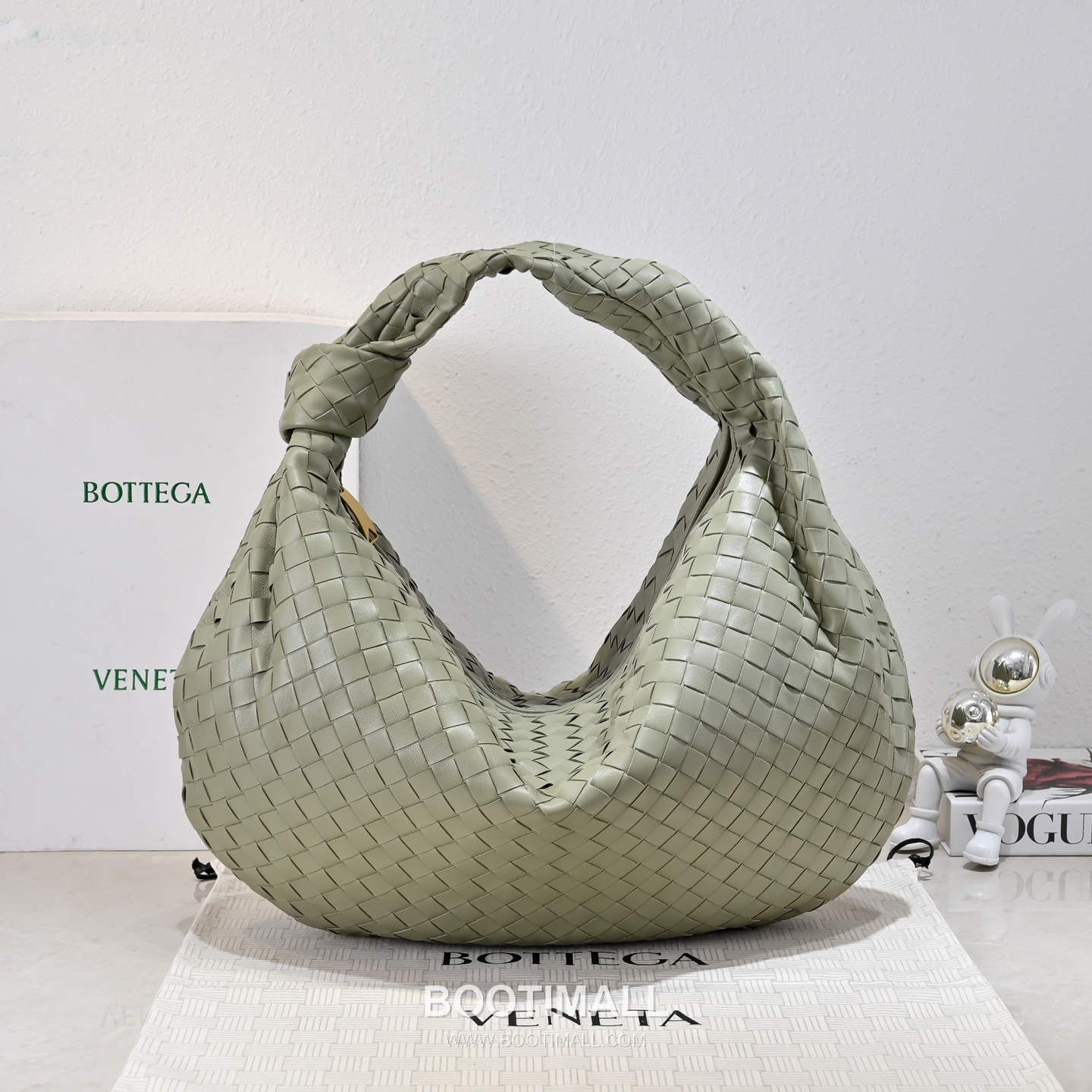 Bottega Veneta Jodie Intrecciato Nappa Leather Large Hobo Bag 보테가베네타 조디 인트레치아토 나파 라지 호보백 54cm 1