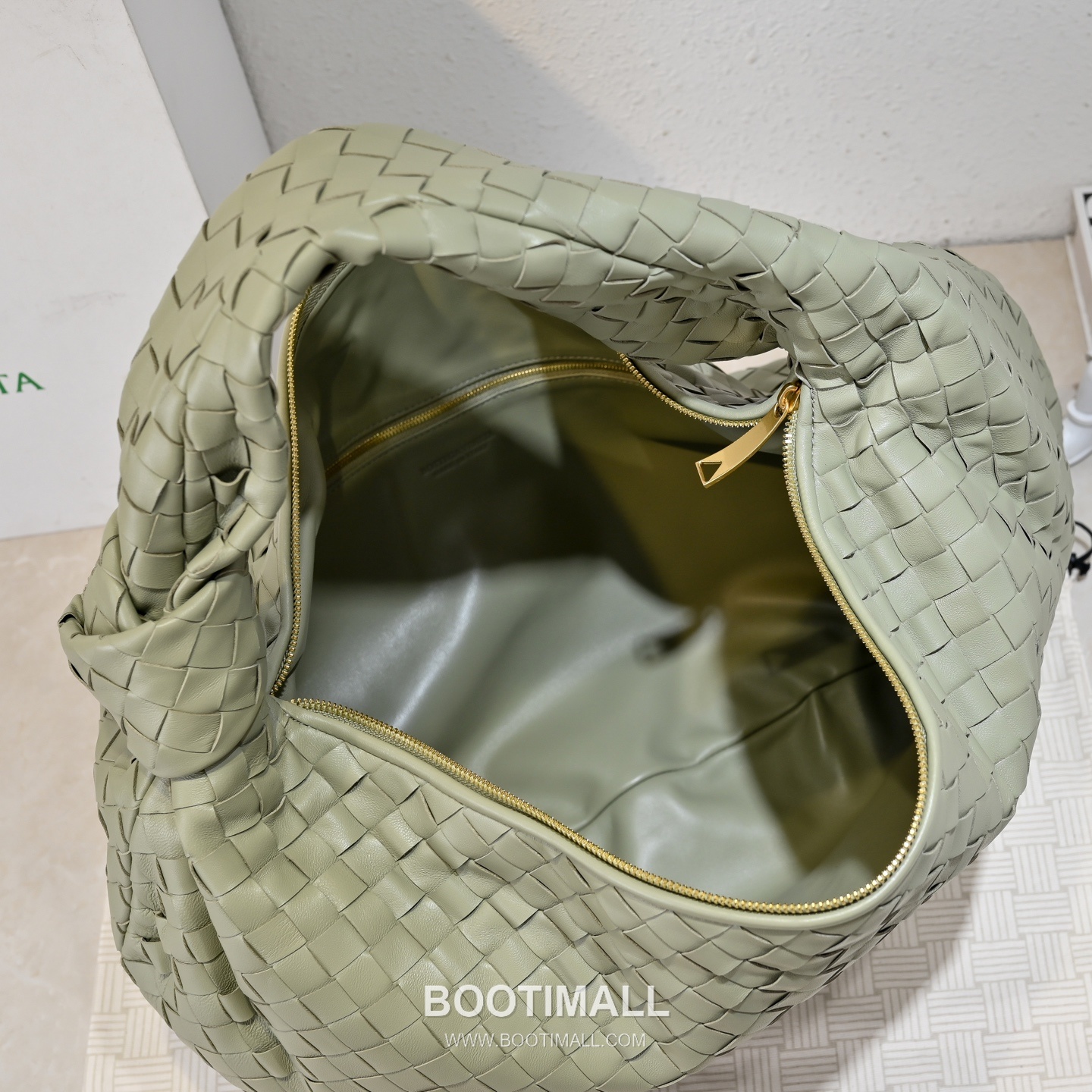 Bottega Veneta Jodie Intrecciato Nappa Leather Large Hobo Bag 보테가베네타 조디 인트레치아토 나파 라지 호보백 54cm 7