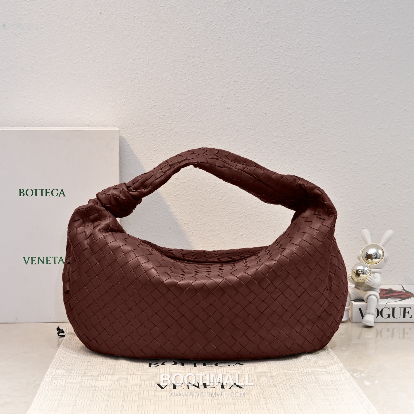 Bottega Veneta Jodie Intrecciato Nappa Leather Large Hobo Bag 보테가베네타 조디 인트레치아토 나파 라지 호보백 54cm 1